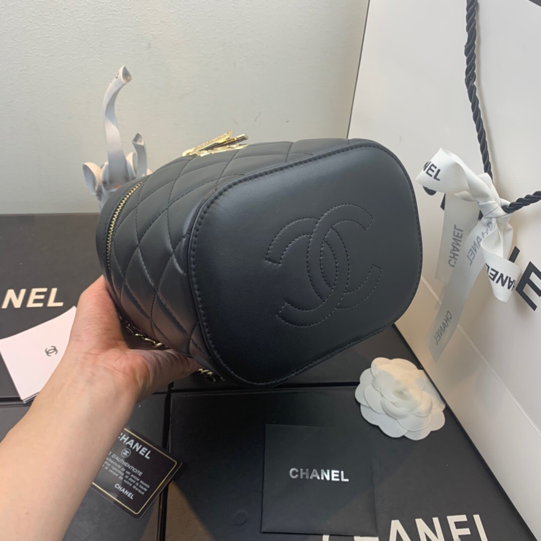 Chanel Vanity Case Gold Hardware Black For Women, Women’s Handbags, Shoulder Bags 7.9in/20cm AS2061 