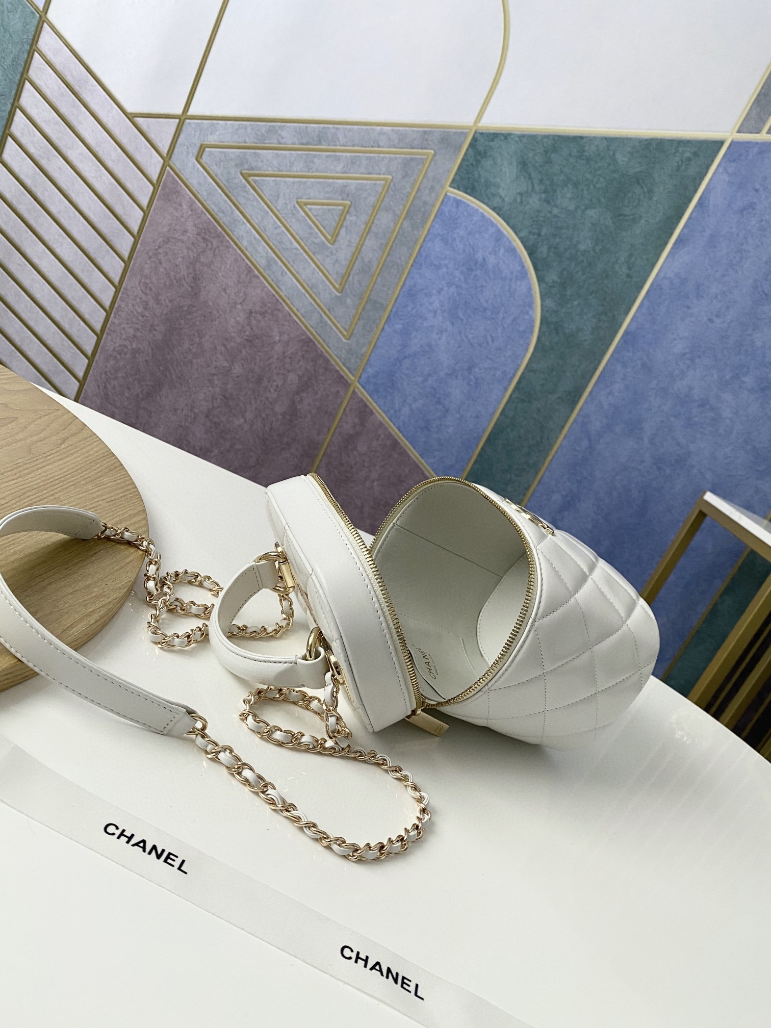 Chanel Vanity Case Gold Hardware White For Women, Women’s Handbags, Shoulder Bags 9.4in/24cm 
