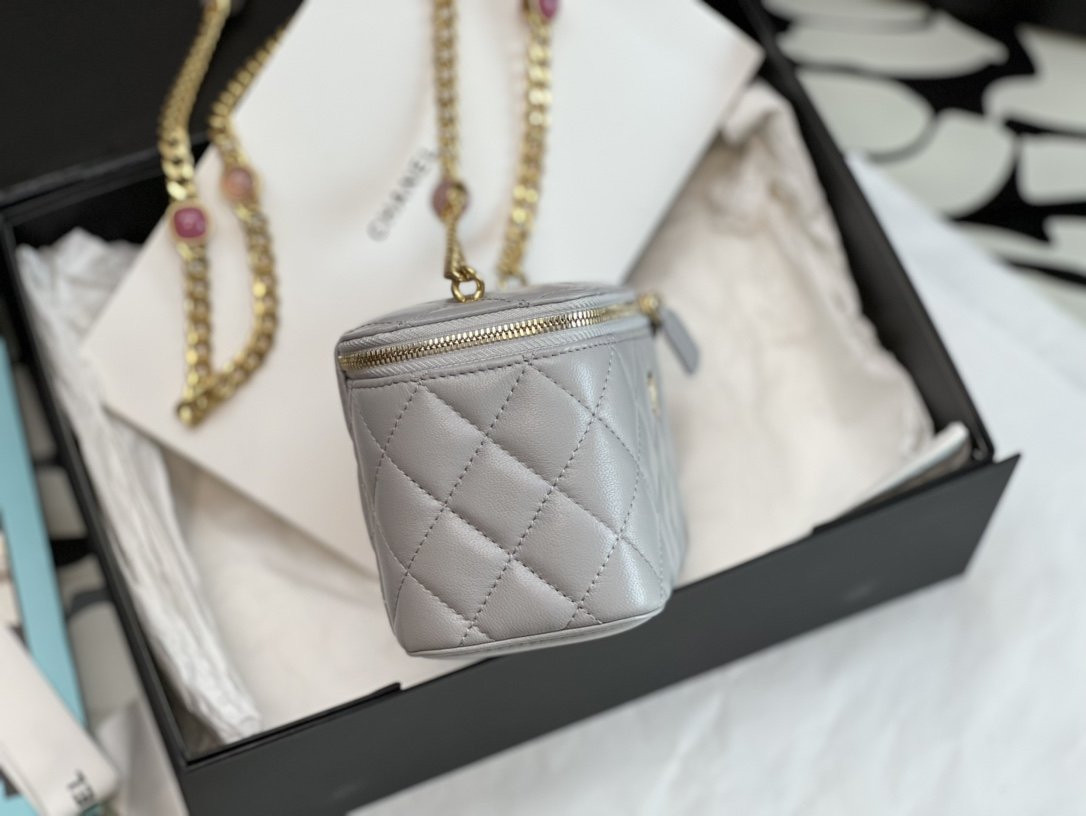 Chanel Vanity With Chain Gray For Women, Women’s Bags 6.2in/16cm