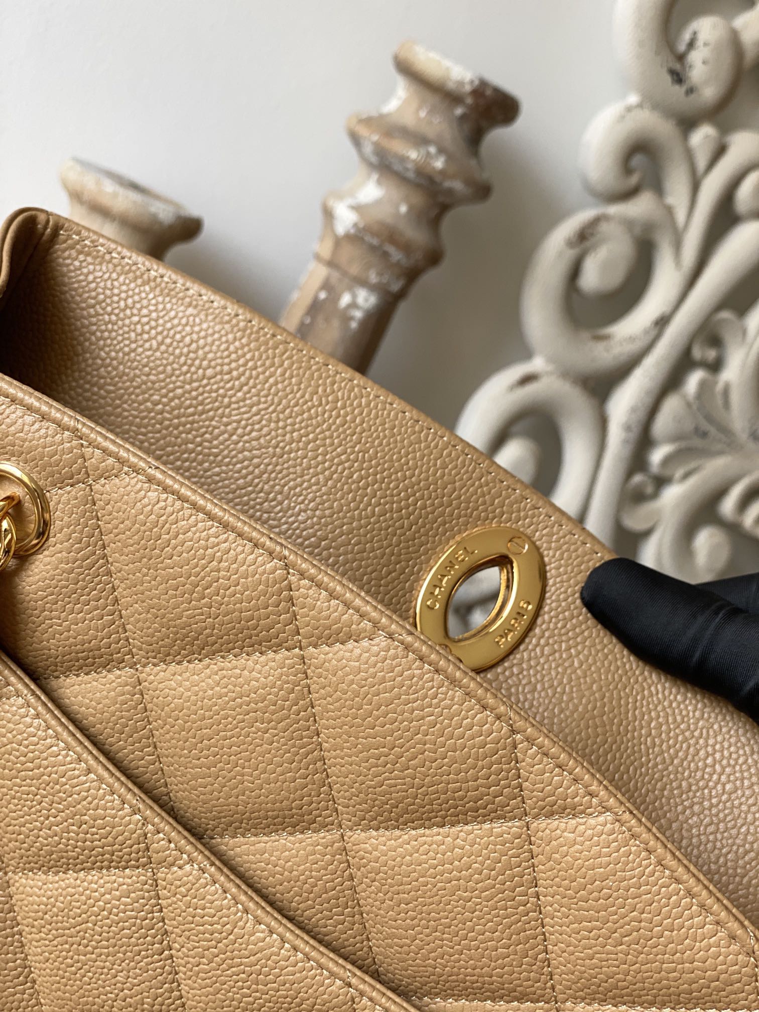 Chanel Vintage Beige Large Quilted Caviar Tote Bag For Women 28cm/11in