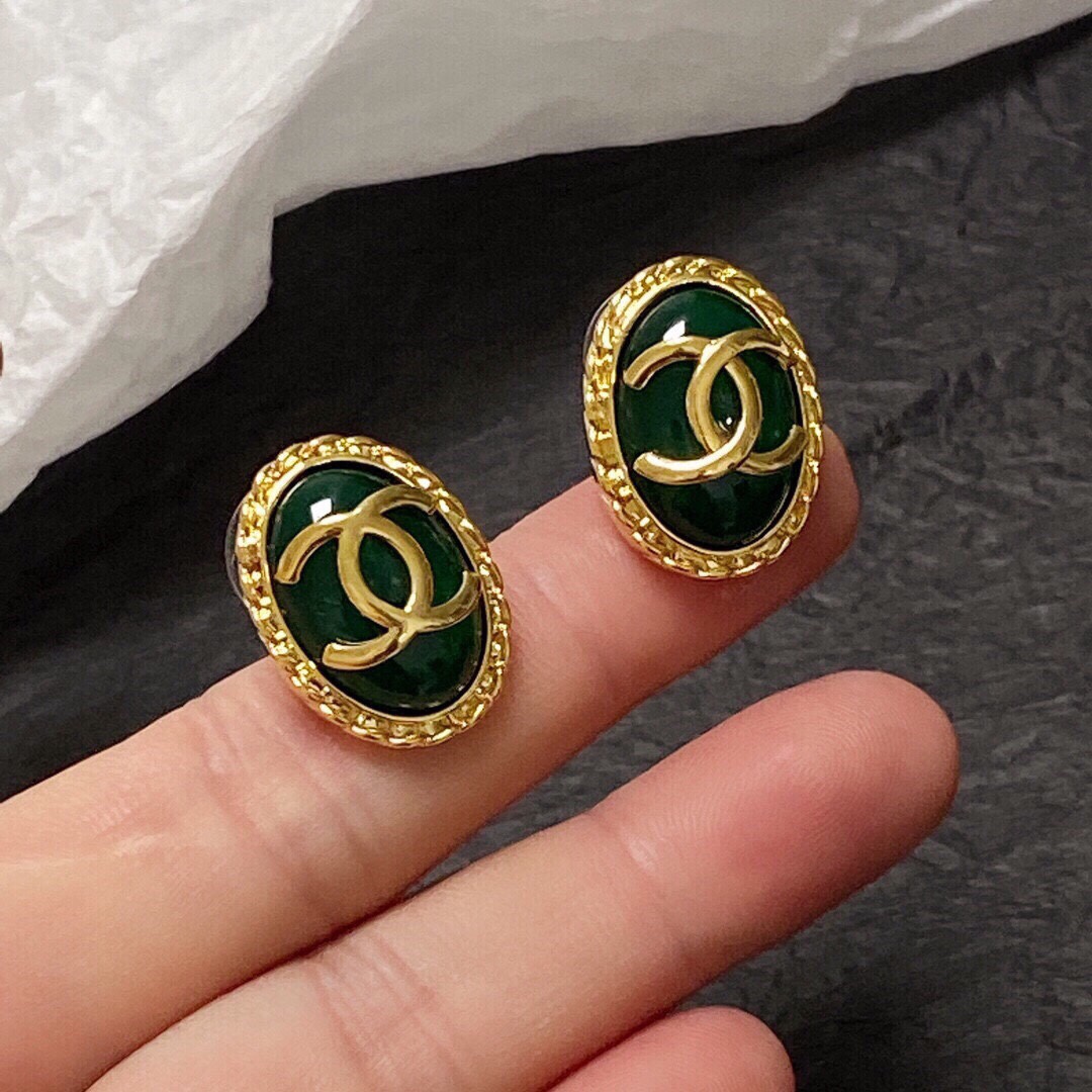 Chanel Vintage Clip Earrings Black For Women