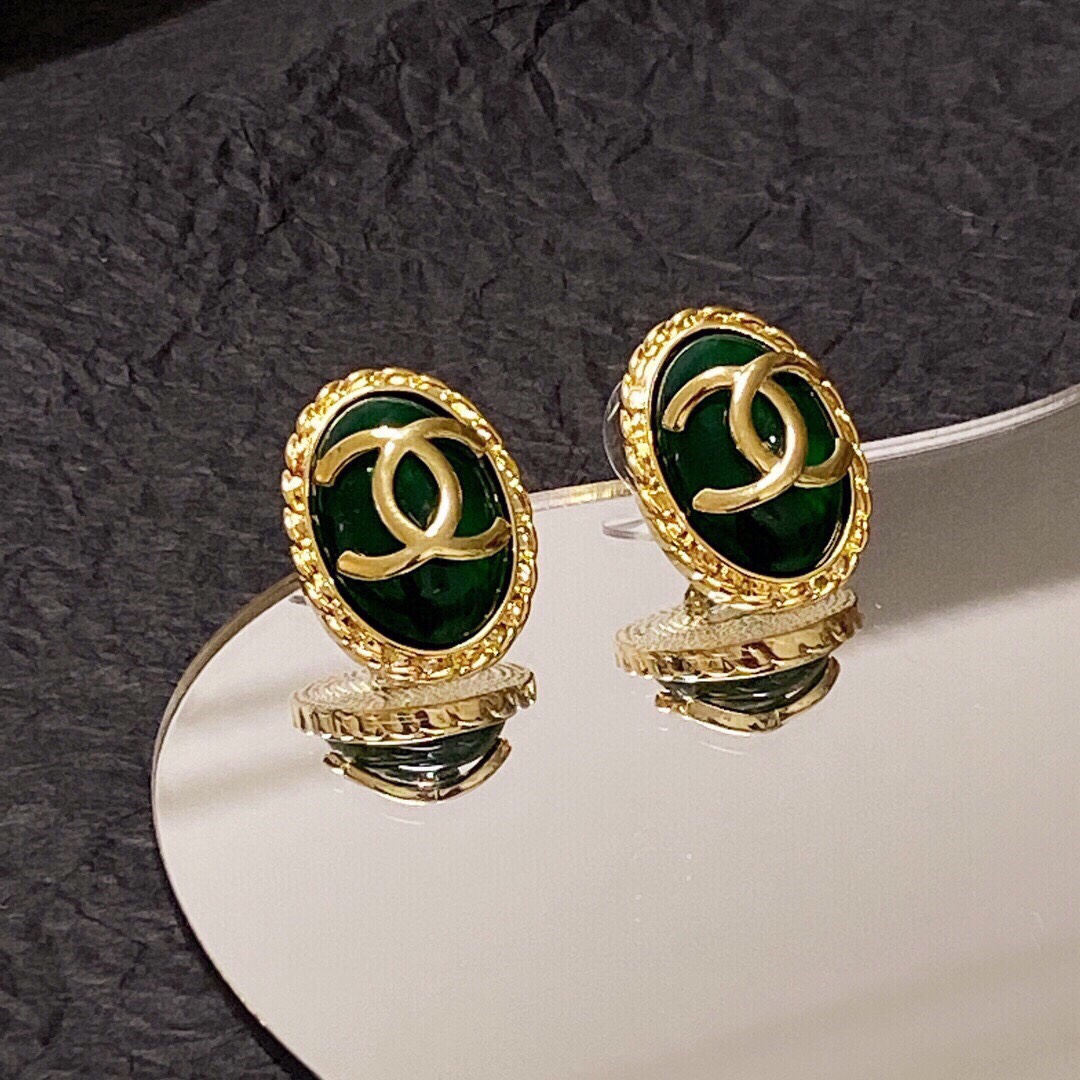Chanel Vintage Clip Earrings Black For Women
