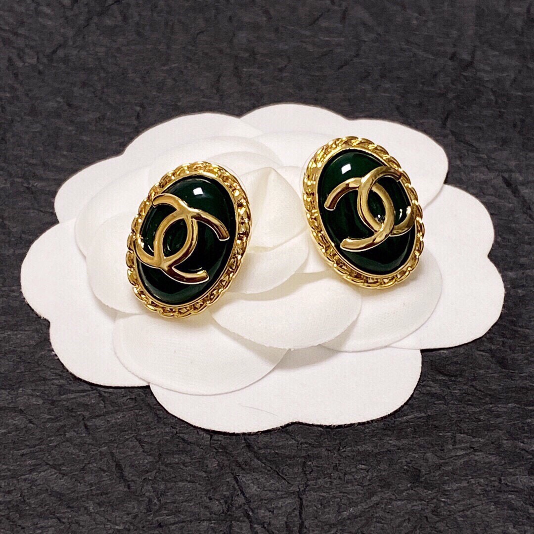 Chanel Vintage Clip Earrings Black For Women