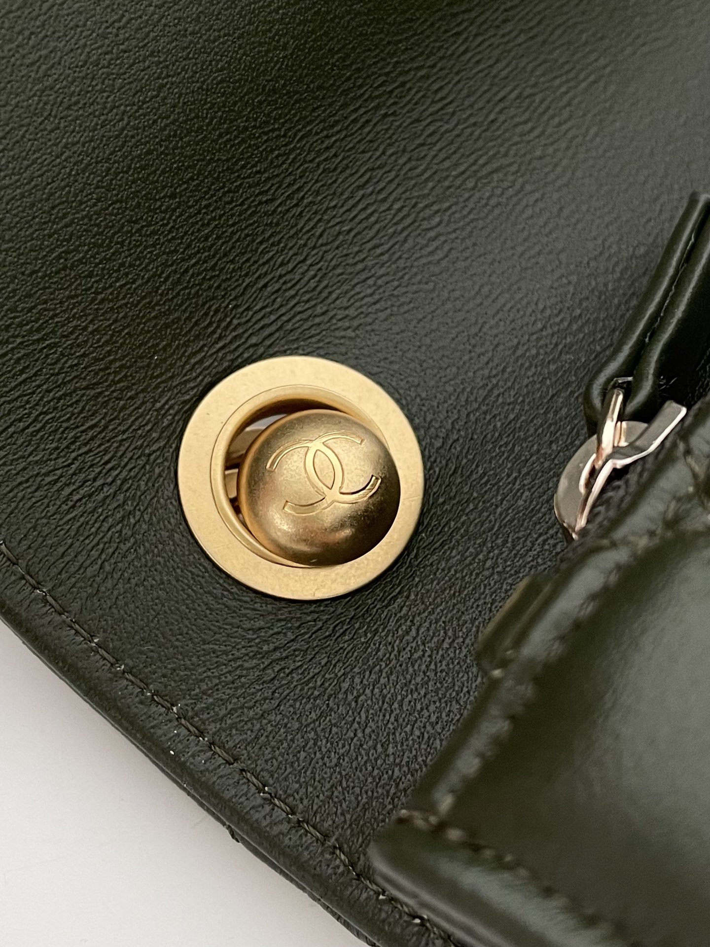 Chanel Wallet With Strap Dark Green For Women, Women’s Bags 6.7in/17cm