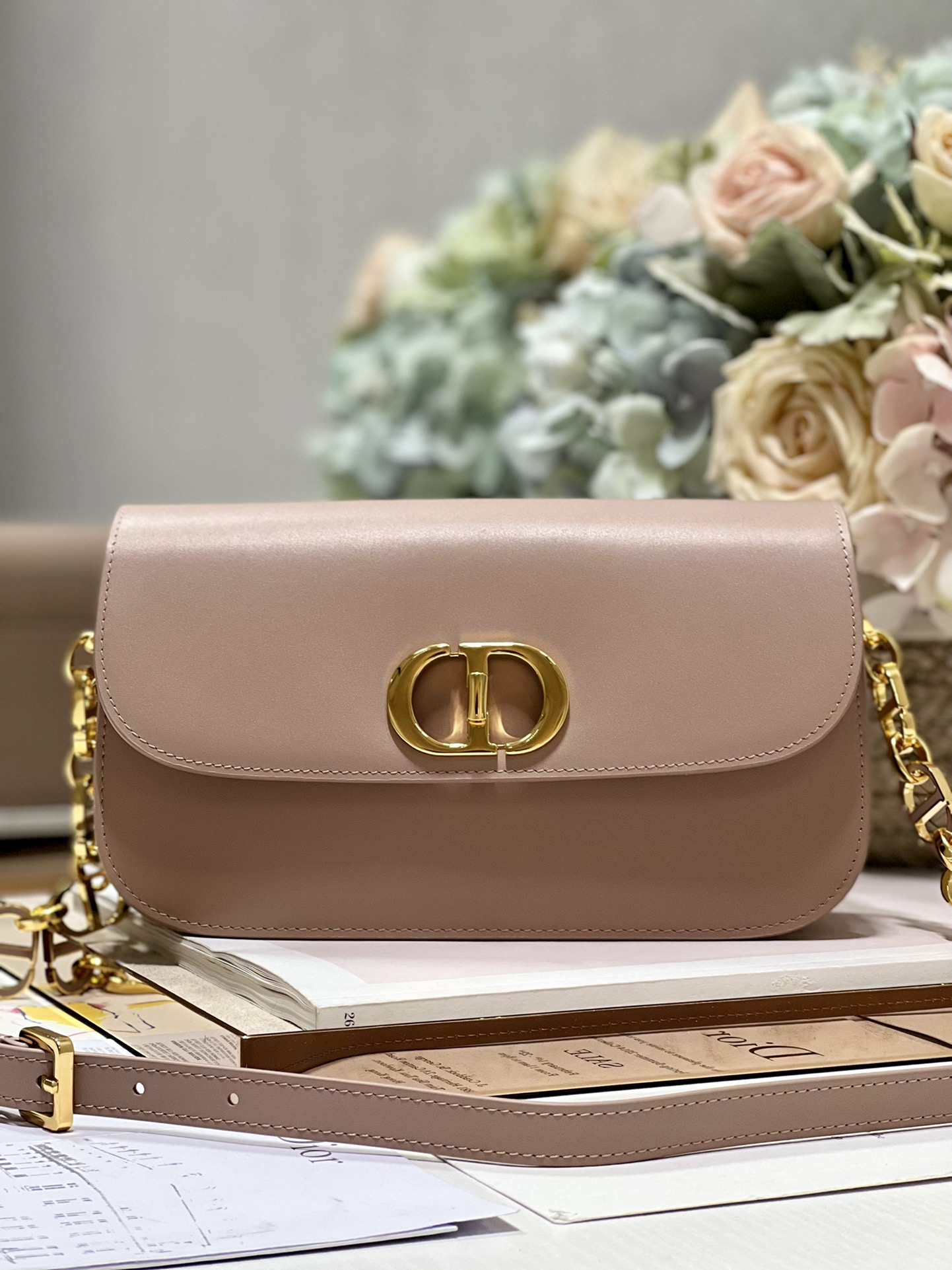 Christian Dior 30 Montaigne Avenue Bag Black/White/Blue/Beige/Light Pink For Women 9 in/ 22.5cmUMOA_