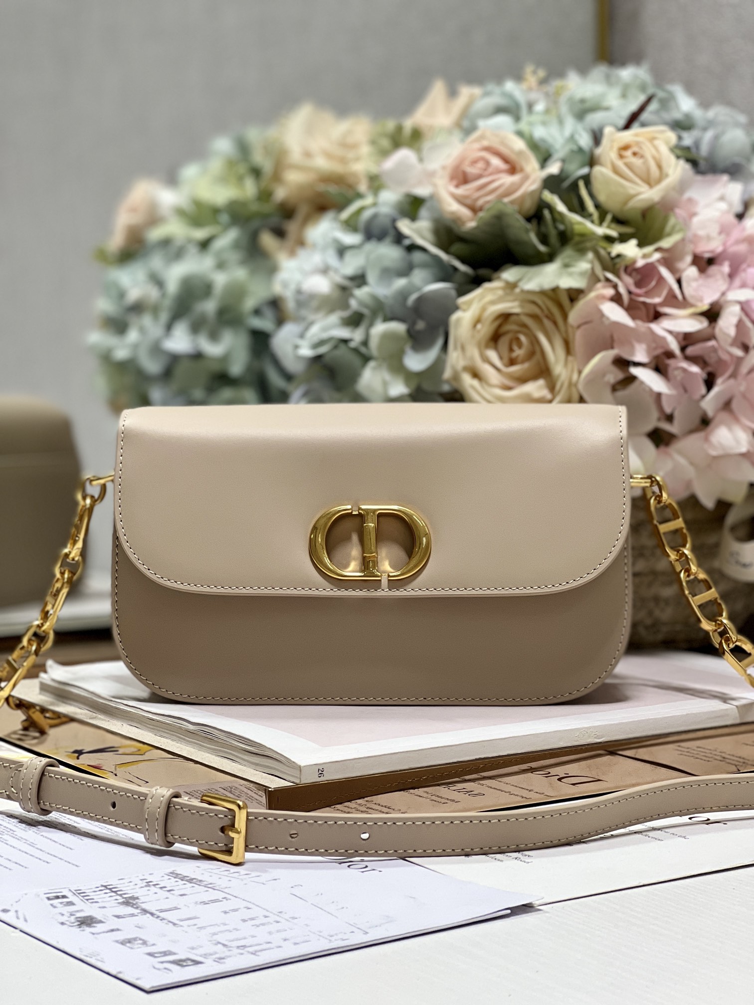 Christian Dior 30 Montaigne Avenue Bag Black/White/Blue/Beige/Light Pink For Women 9 in/ 22.5cmUMOA_