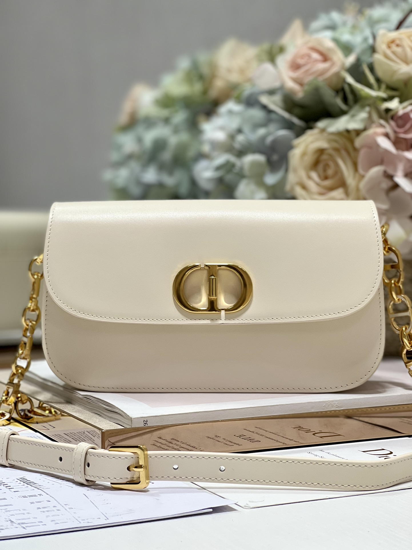 Christian Dior 30 Montaigne Avenue Bag Black/White/Blue/Beige/Light Pink For Women 9 in/ 22.5cmUMOA_