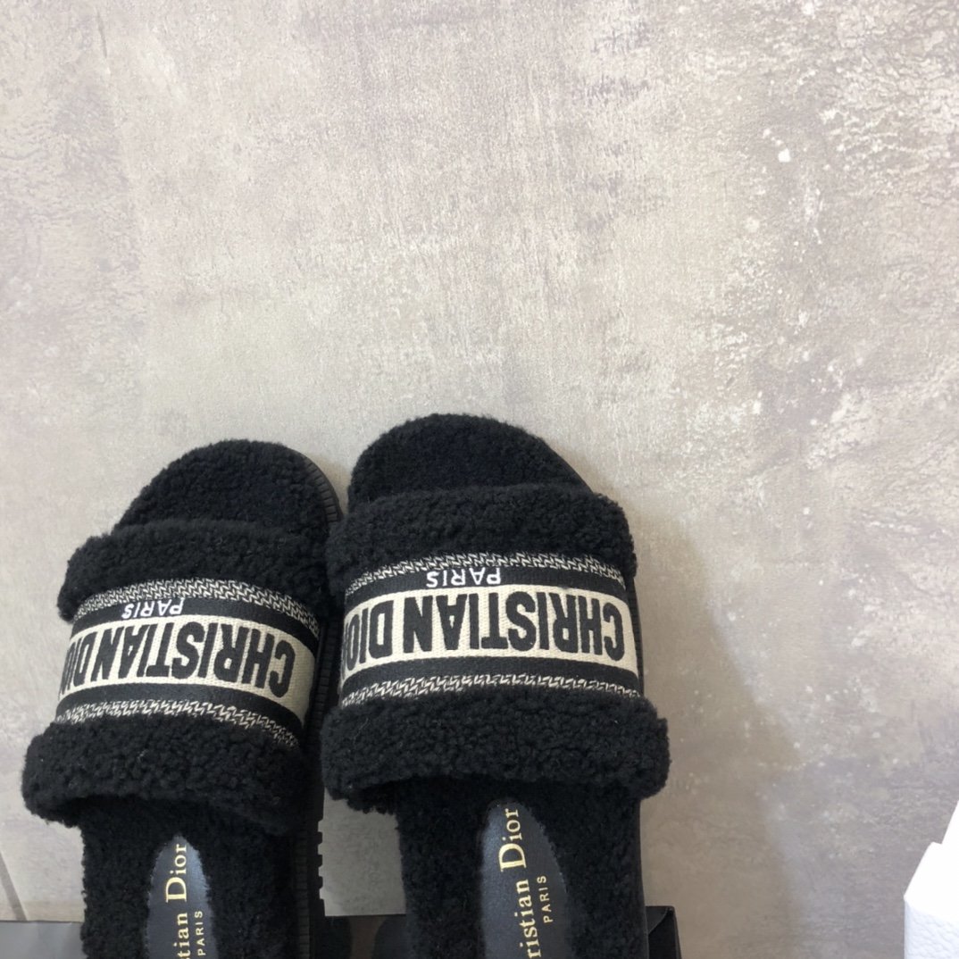 Christian Dior Dway Slide Black Embroidered Cotton And Shearling Black For Women CD KCQ551ESK_S11X