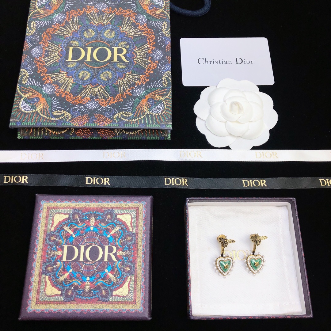 Christian Dior Green Heart Bee Shape Earrings Gold Tone For Women