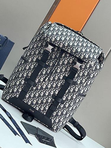 Christian Dior Hit The Road Backpack Black/White For Men 16.7 in/42.5 cm