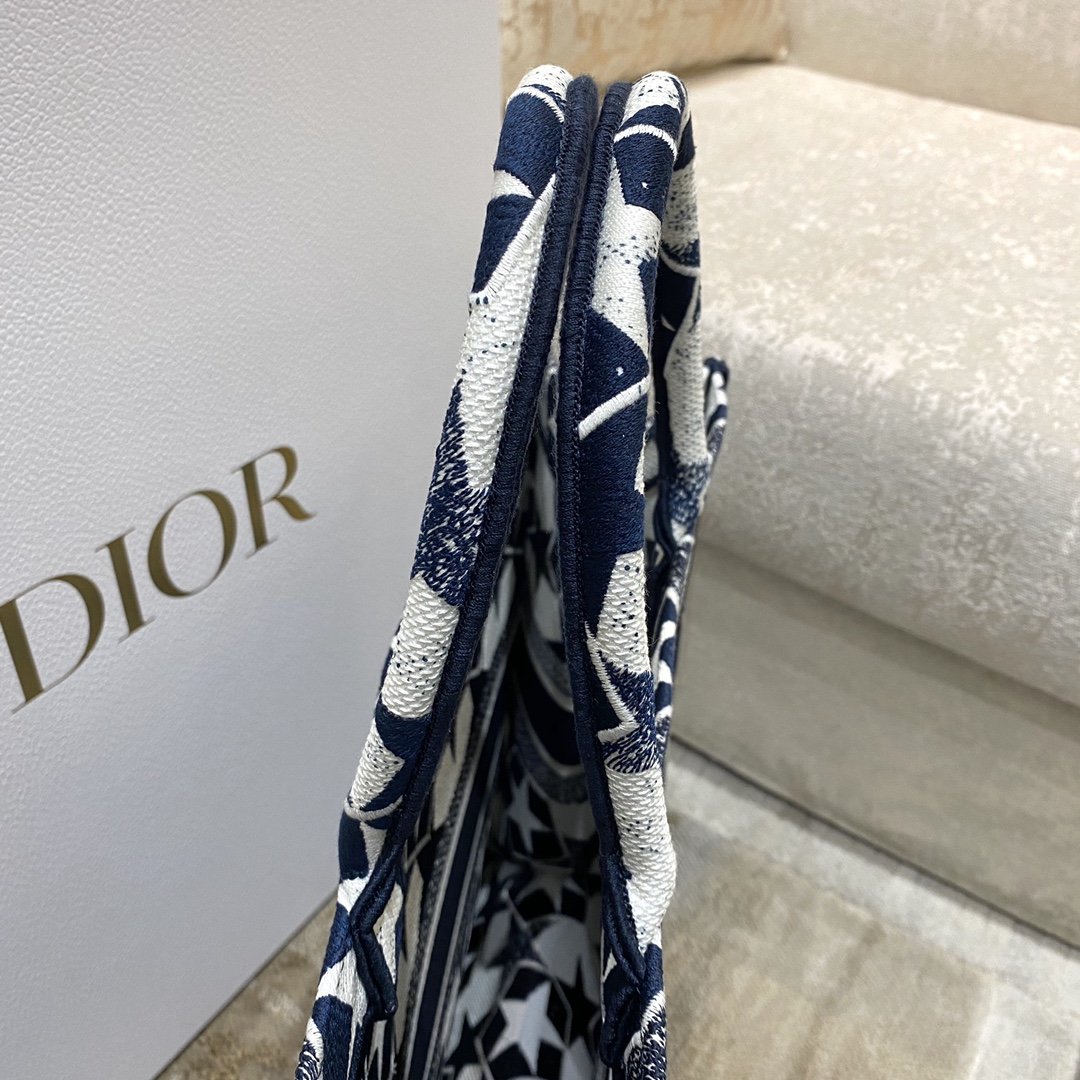 Christian Dior Large Dior Book Tote Blue and White Dior Étoile Embroidery, Blue/White, For Women Women’s Handbags, 41cm CDZTQX_