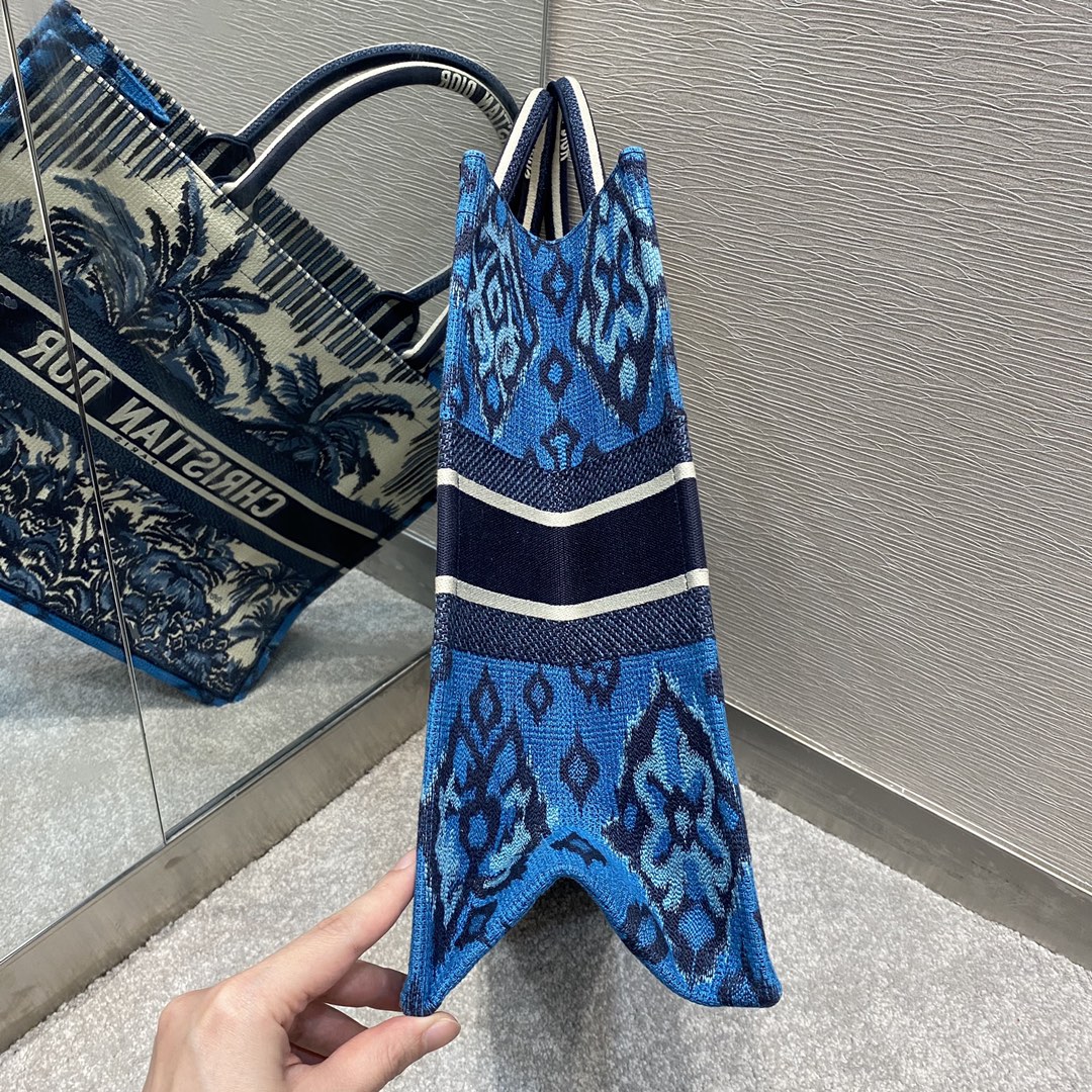 Christian Dior Large Dior Book Tote Blue For Women 16.5in/42cm CDZRIW