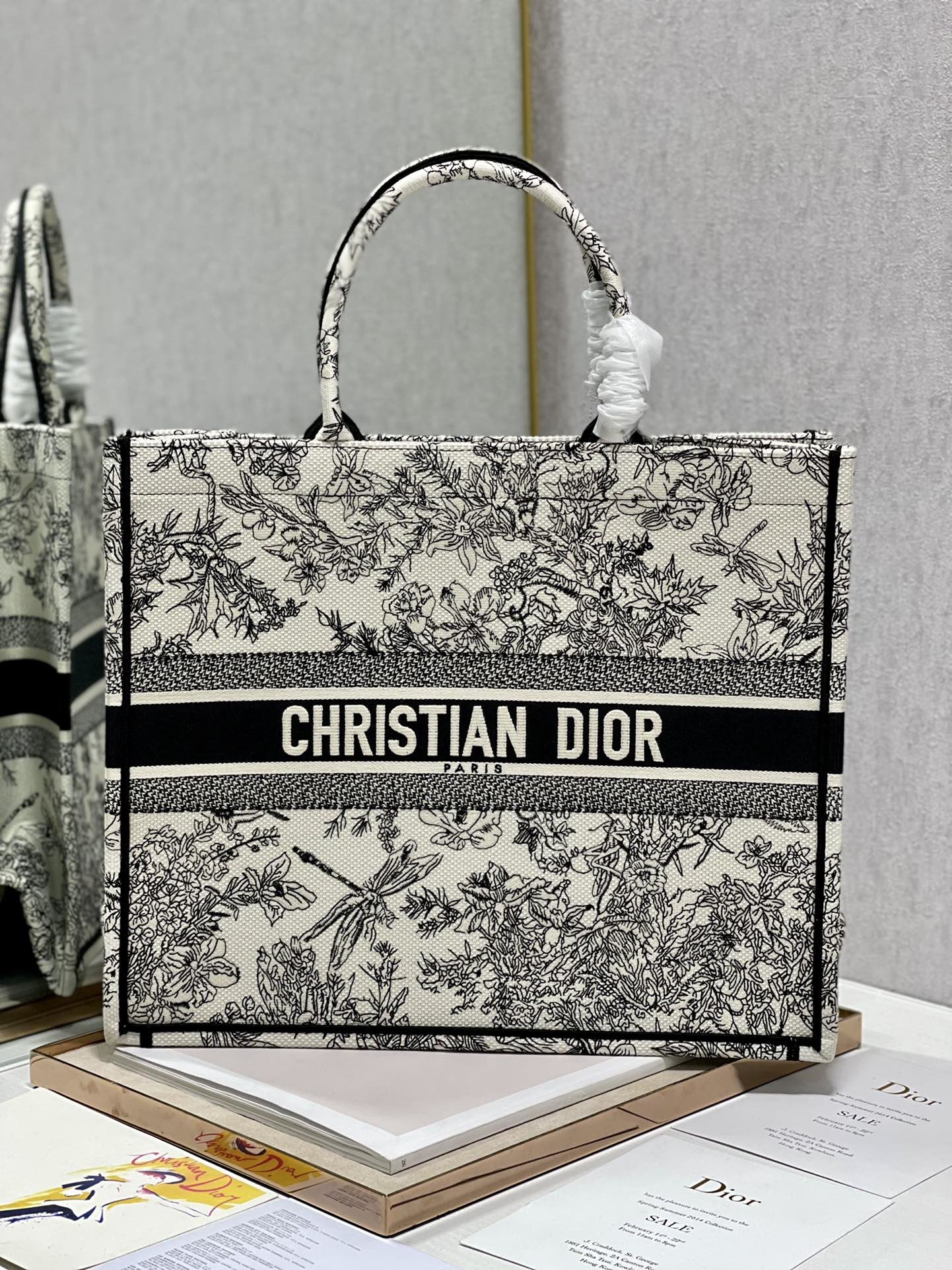 Christian Dior Large Dior Book Tote Toile de Jouy Flowers Embroidery, Black/Beige, For Women Women’s Handbags, Shoulder Bags, 42cm CDZTQW_