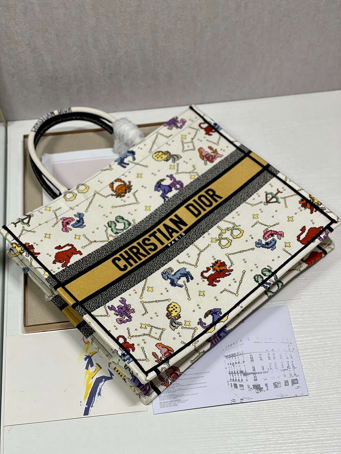 Christian Dior Large Dior Book Tote White, For Women, Women’s Handbags 16.5in/42cm CDZRTY_