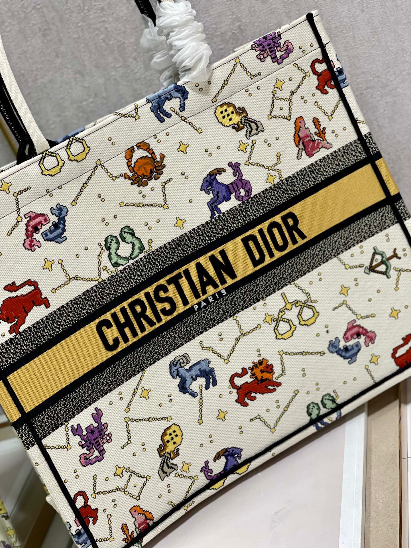 Christian Dior Large Dior Book Tote White, For Women, Women’s Handbags 16.5in/42cm CDZRTY_