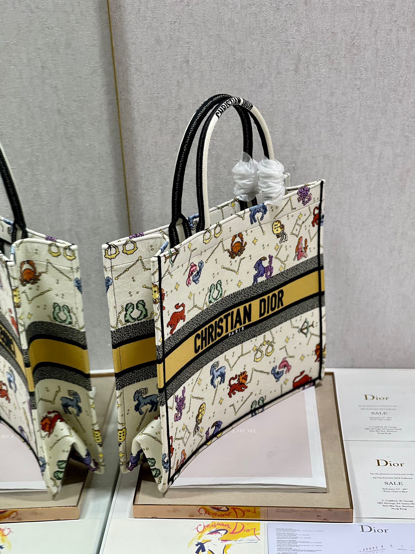Christian Dior Large Dior Book Tote White, For Women, Women’s Handbags 16.5in/42cm CDZRTY_