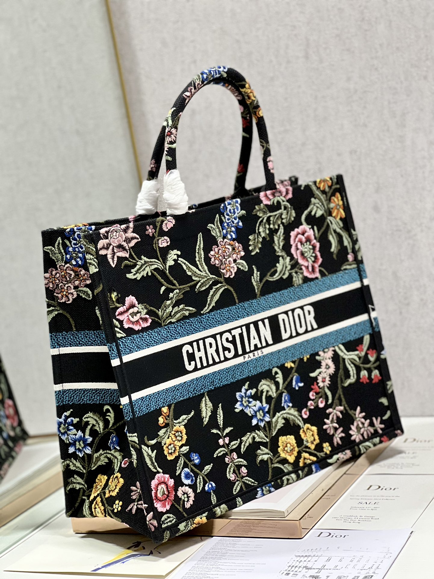 Christian Dior Large Dior Tote Bag Black/White For Women 16.5 in/ 42cmZEAU_
