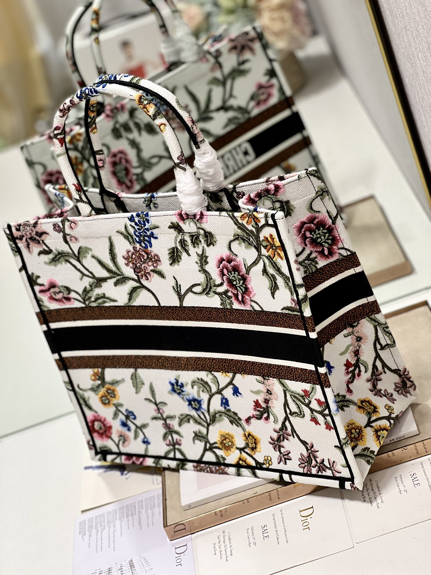 Christian Dior Large Dior Tote Bag Black/White For Women 16.5 in/ 42cmZEAU_