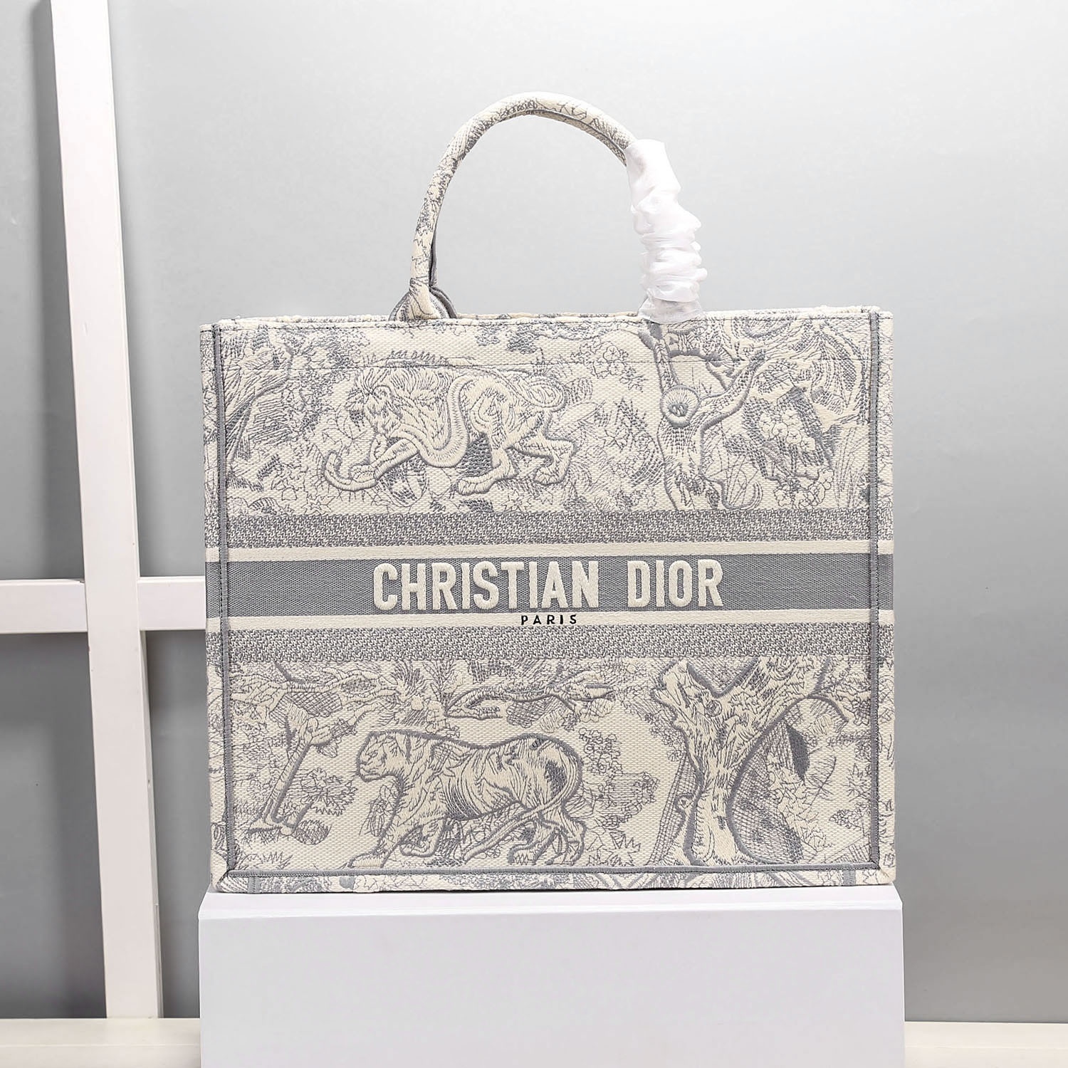Christian Dior Medium Dior Book Tote Bag By Maria Grazia Chiuri Grey For Women 14in/36cm CDZTDT_