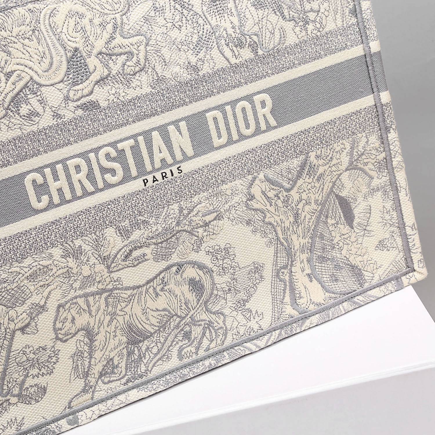 Christian Dior Medium Dior Book Tote Bag By Maria Grazia Chiuri Grey For Women 14in/36cm CDZTDT_