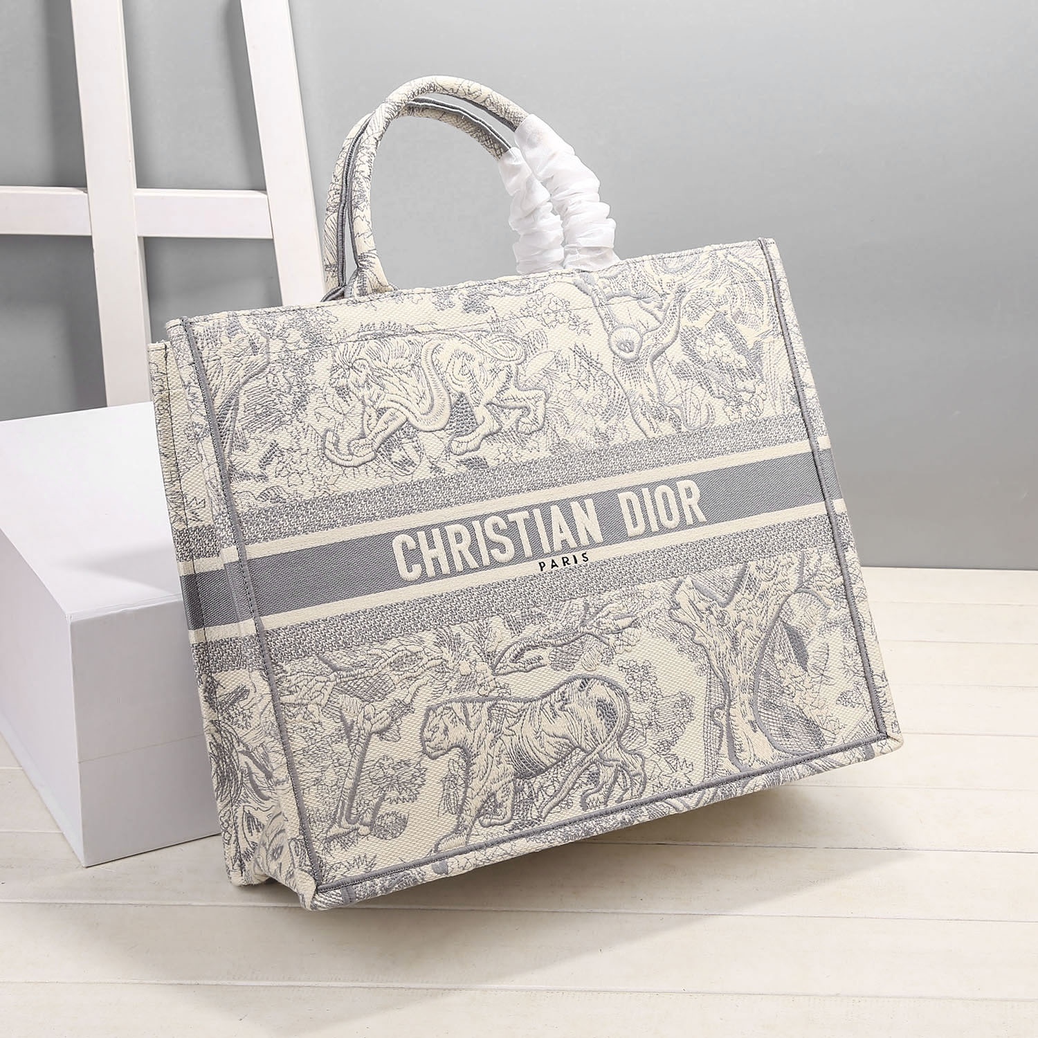 Christian Dior Medium Dior Book Tote Bag By Maria Grazia Chiuri Grey For Women 14in/36cm CDZTDT_