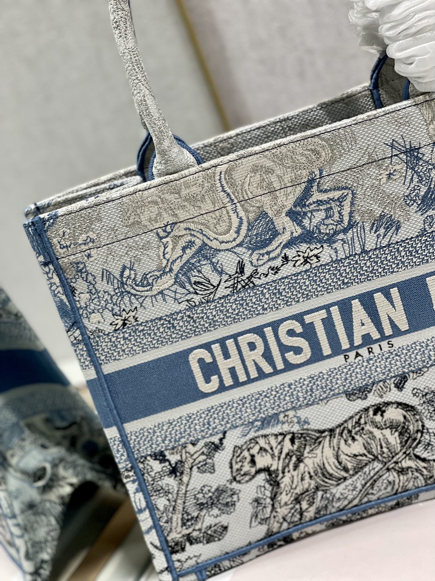 Christian Dior Medium Dior Book Tote Blue Toile de Jouy Reverse Embroidery, Blue, For Women Women’s Handbags, Shoulder Bags, 36cm CDZRGO_