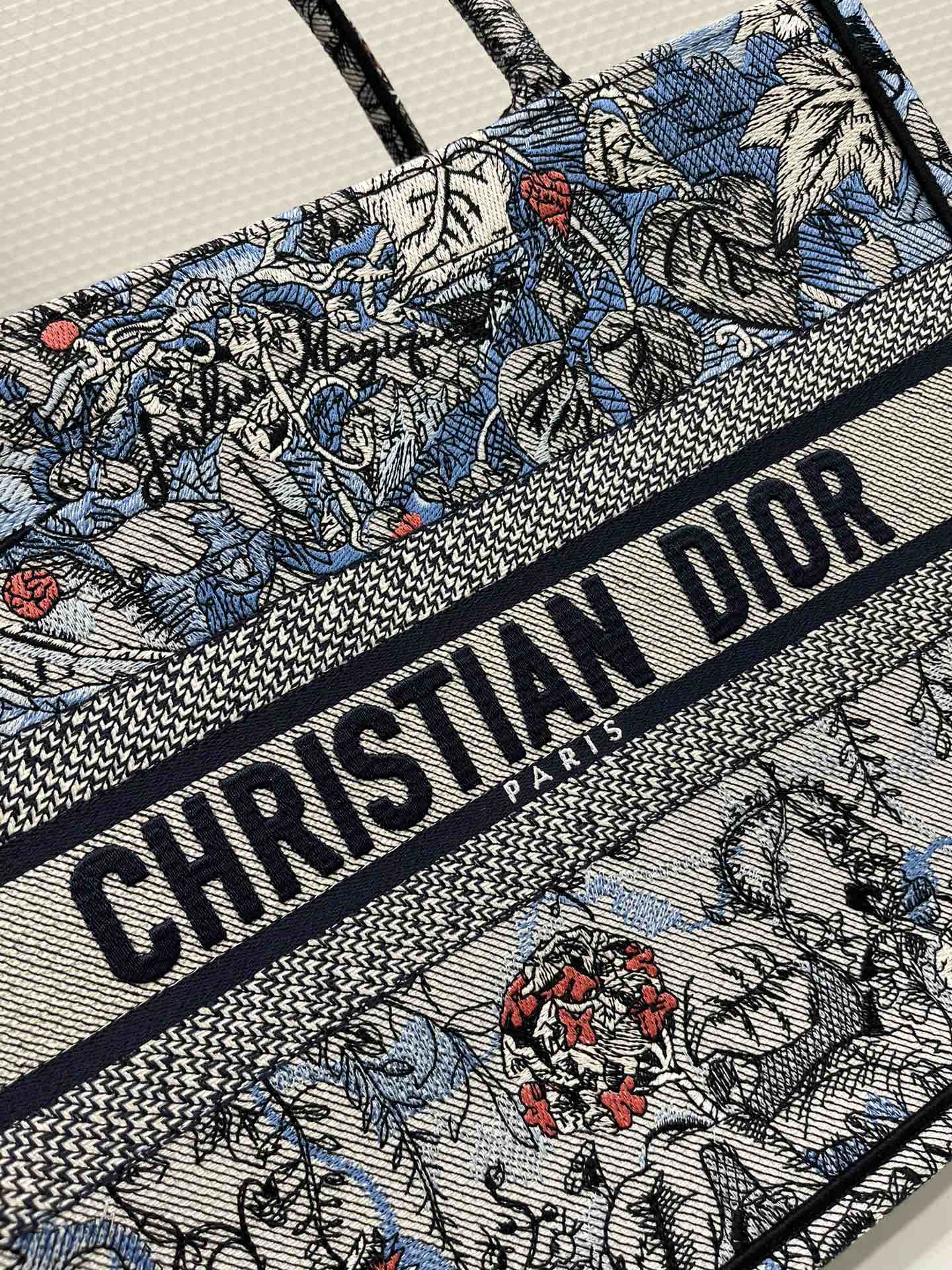 Christian Dior Medium Dior Book Tote Denim Multicolor For Women 14in/36 cmZRZI_M49E