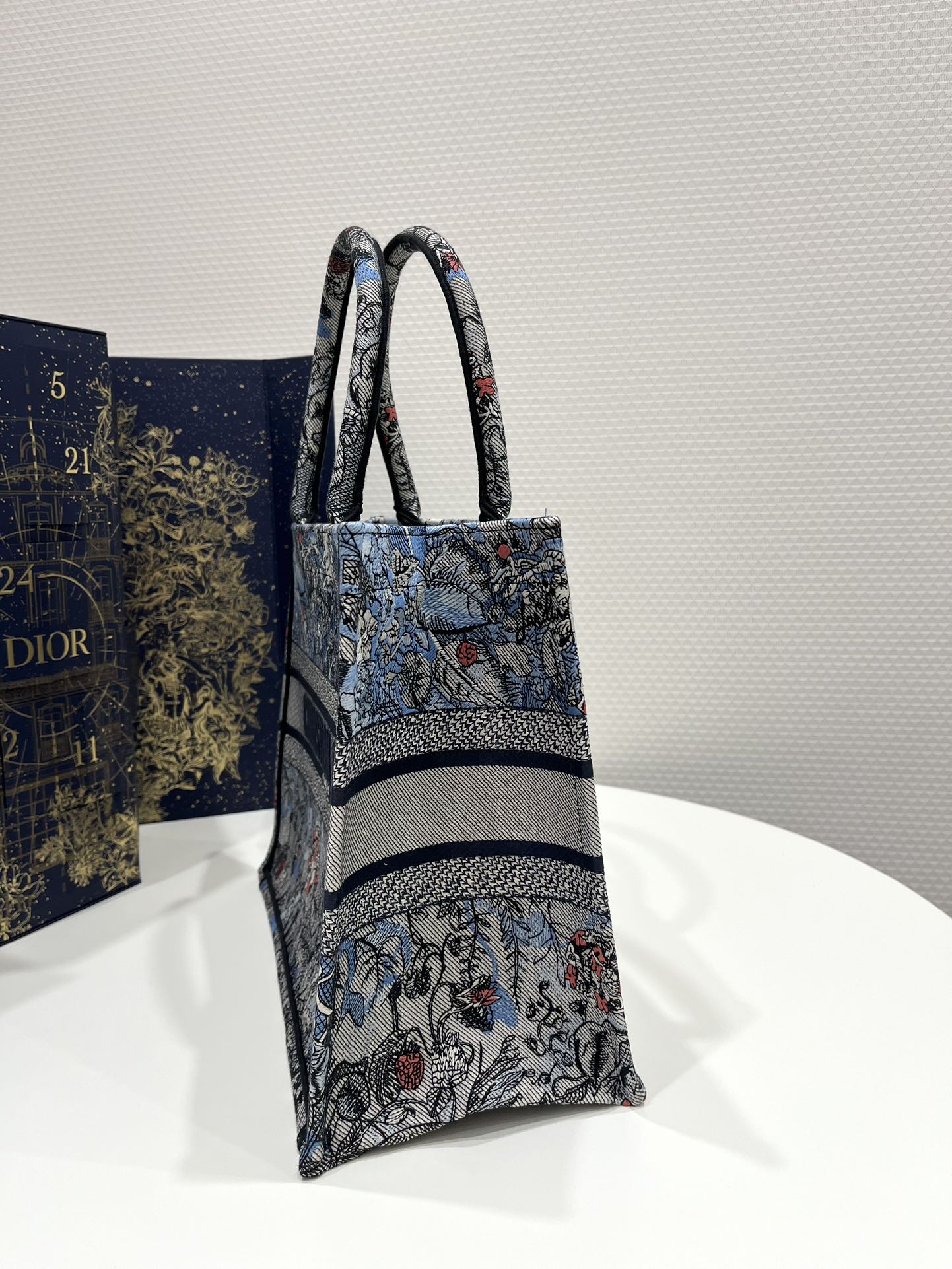 Christian Dior Medium Dior Book Tote Denim Multicolor For Women 14in/36 cmZRZI_M49E