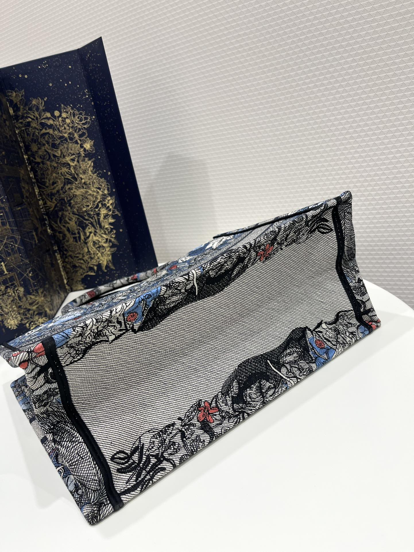 Christian Dior Medium Dior Book Tote Denim Multicolor For Women 14in/36 cmZRZI_M49E