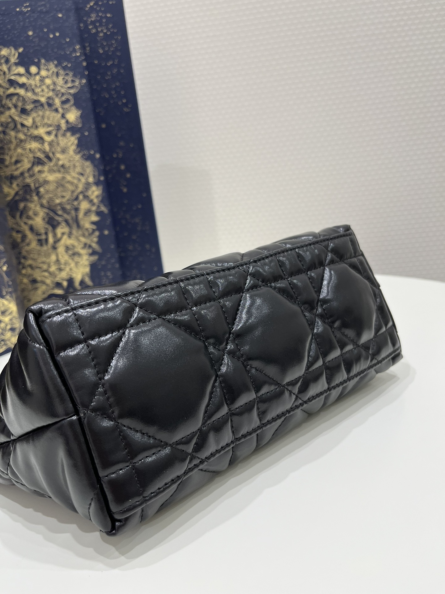 Christian Dior Medium Diortravel Nomad Pouch Black/White For Women 8.5in/ 22cmBMIG_