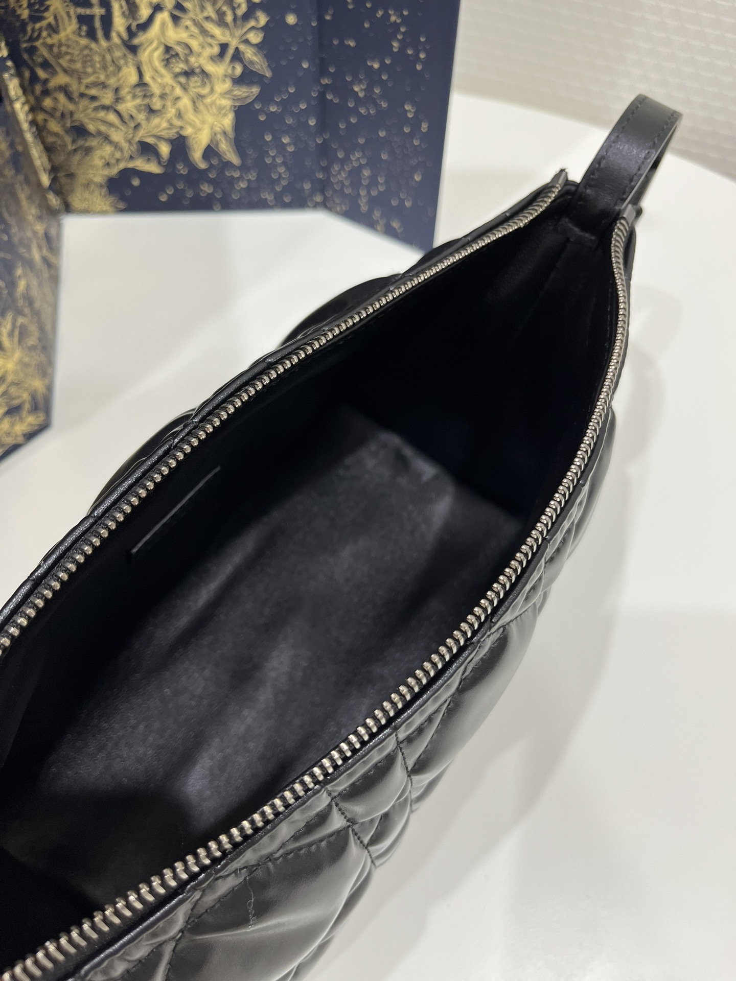Christian Dior Medium Diortravel Nomad Pouch Black/White For Women 8.5in/ 22cmBMIG_