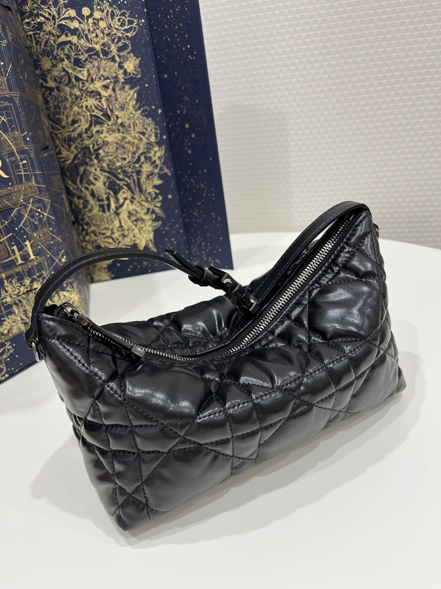 Christian Dior Medium Diortravel Nomad Pouch Black/White For Women 8.5in/ 22cmBMIG_