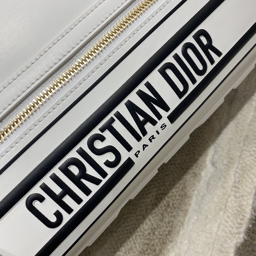 Christian Dior Medium Vibe Zip Bowling Bag, White, For Men/Women Bowling Bags, 34cm CDOOBR_