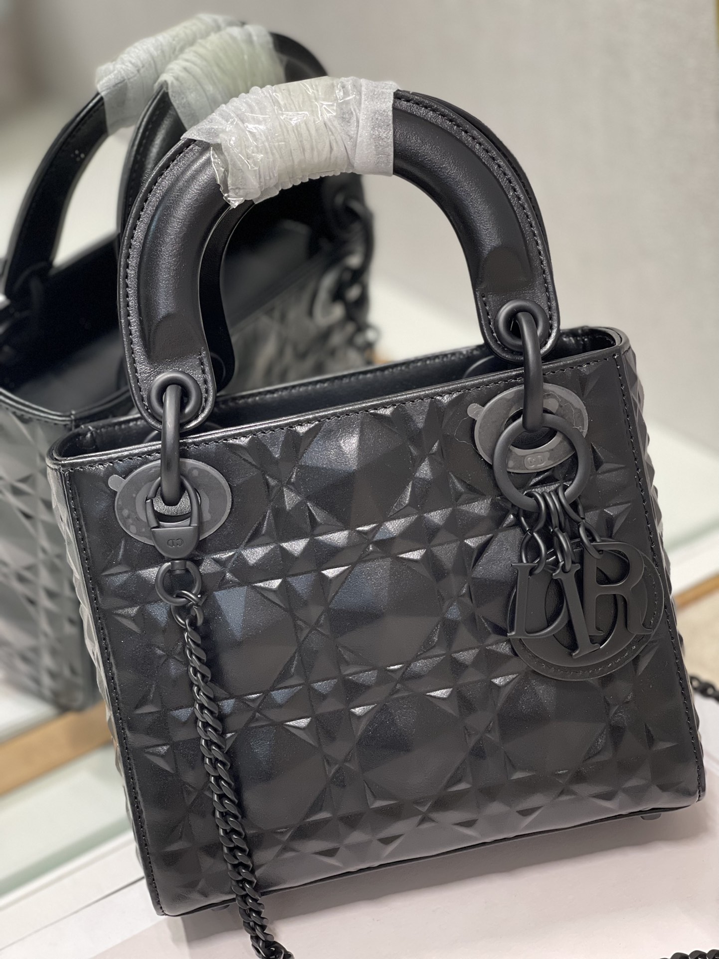 Christian Dior Mini Lady Dior Bag Cannage with Beaded Motif, Black, For Women Women’s Handbags, Crossbody Bags, 17cm CDSNEA_