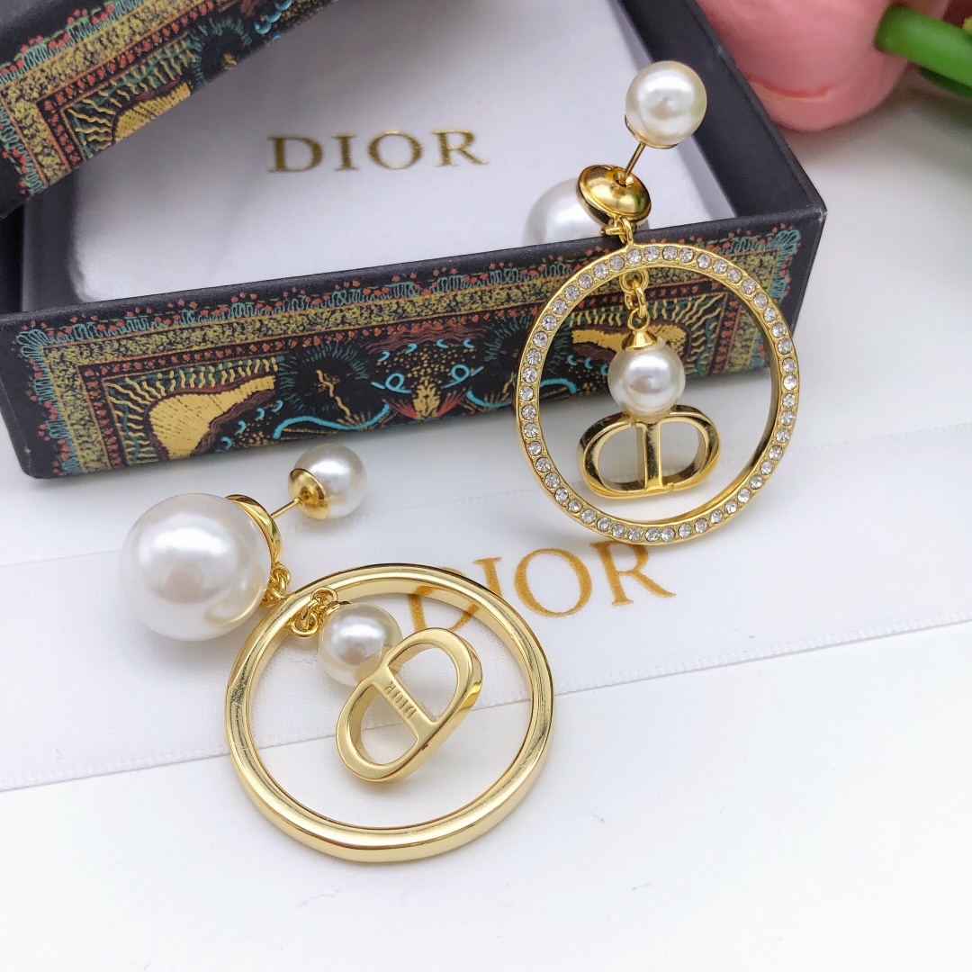 Christian Dior Pearl Stud Earrings Gold For Women