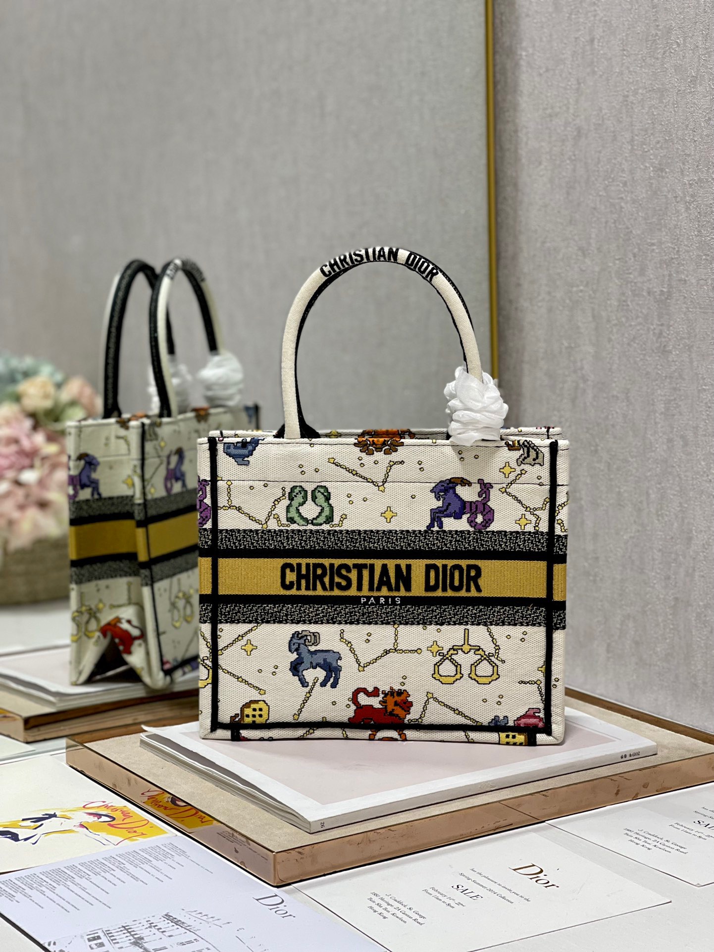 Christian Dior Small Dior Book Tote white, For Women, Women’s Handbags 26.5cm/10.5in CDZRTY_