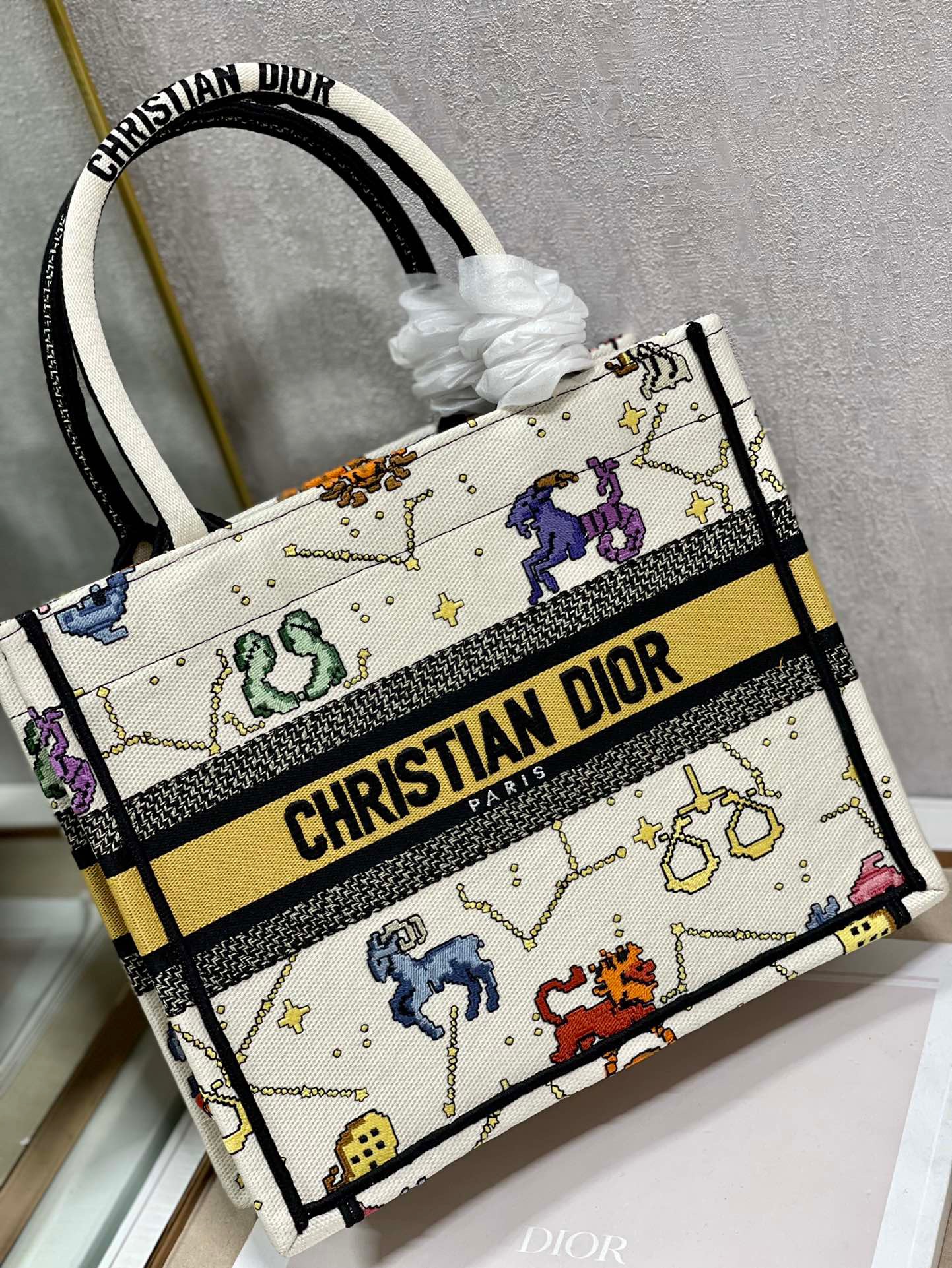 Christian Dior Small Dior Book Tote white, For Women, Women’s Handbags 26.5cm/10.5in CDZRTY_