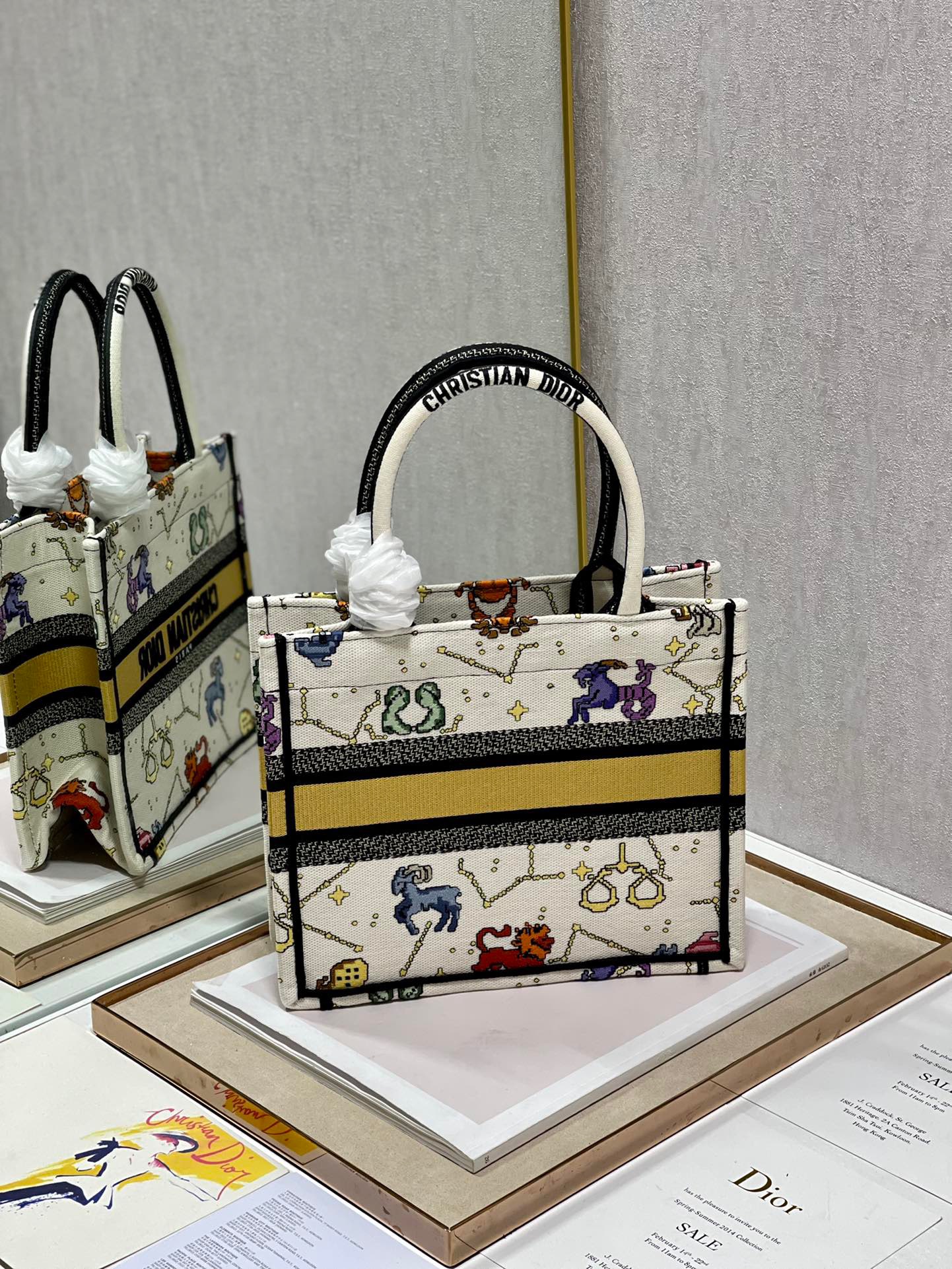 Christian Dior Small Dior Book Tote white, For Women, Women’s Handbags 26.5cm/10.5in CDZRTY_