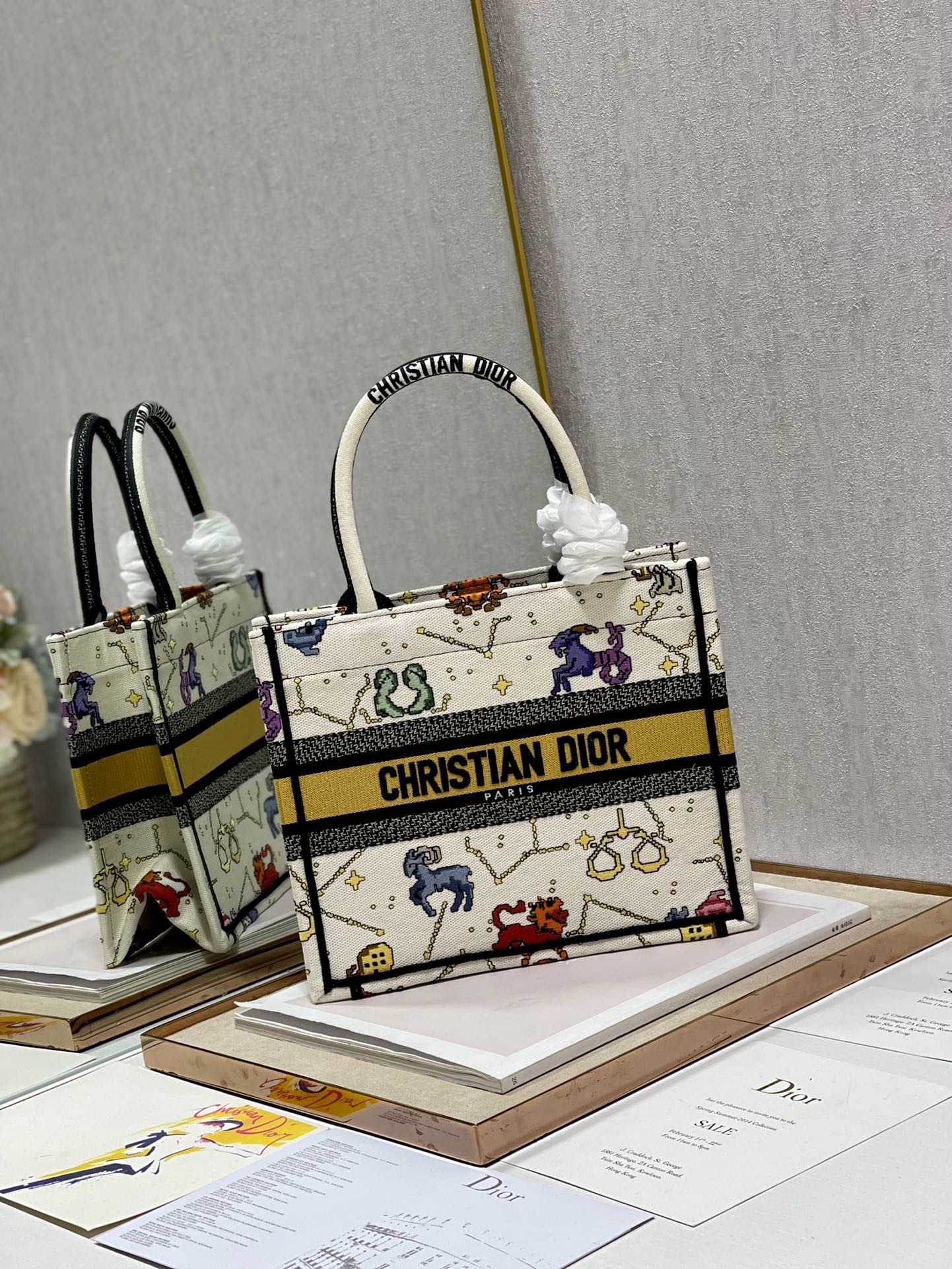 Christian Dior Small Dior Book Tote white, For Women, Women’s Handbags 26.5cm/10.5in CDZRTY_