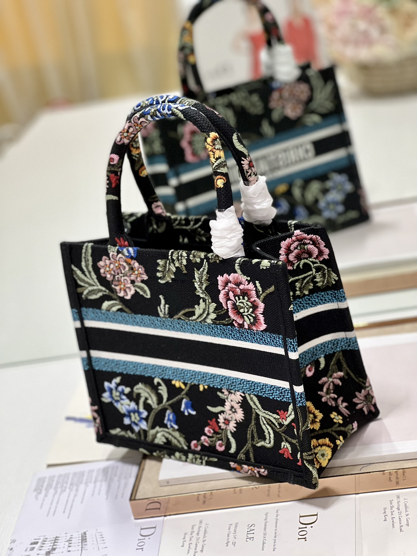 Christian Dior Small Dior Tote Bag White/Black For Women 10.5 in/ 26.5cm