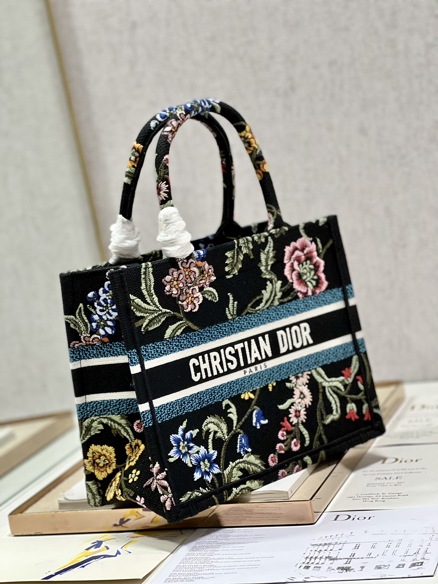 Christian Dior Small Dior Tote Bag White/Black For Women 10.5 in/ 26.5cm