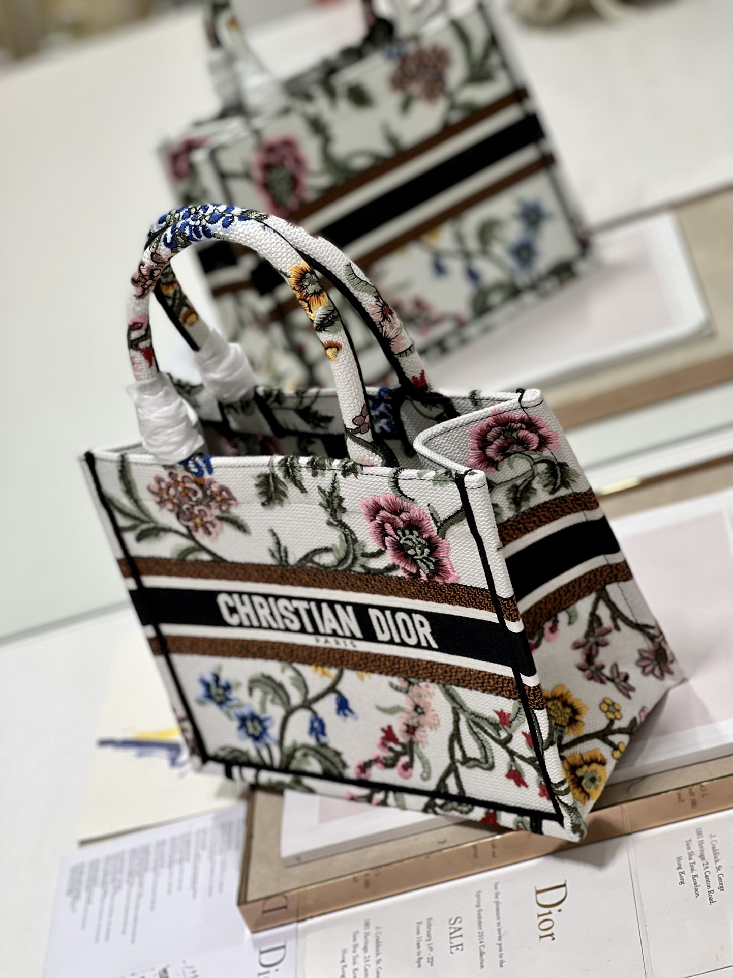 Christian Dior Small Dior Tote Bag White/Black For Women 10.5 in/ 26.5cm