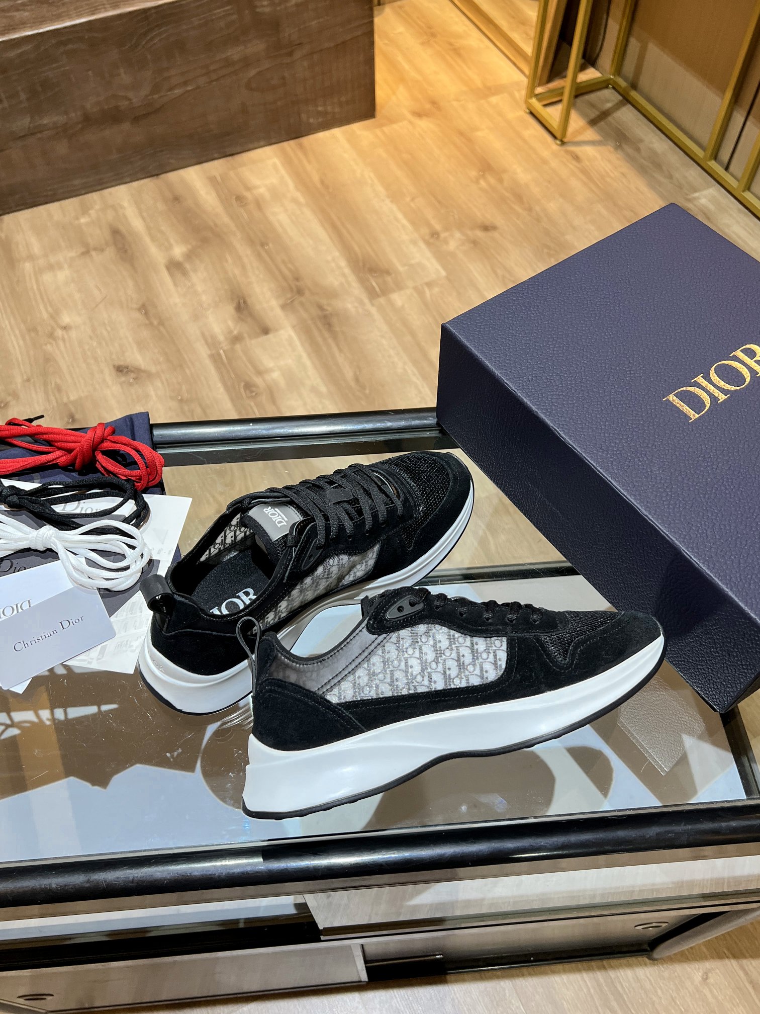 Christian Dior Women’s B25 Runner Sneaker Black For Women CD