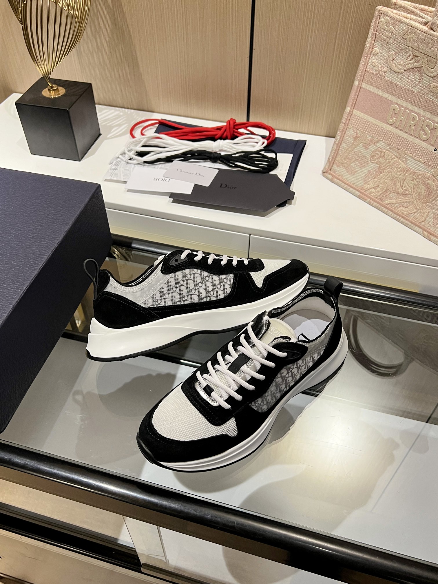 Christian Dior Women’s B25 Runner Sneaker Black For Women CD