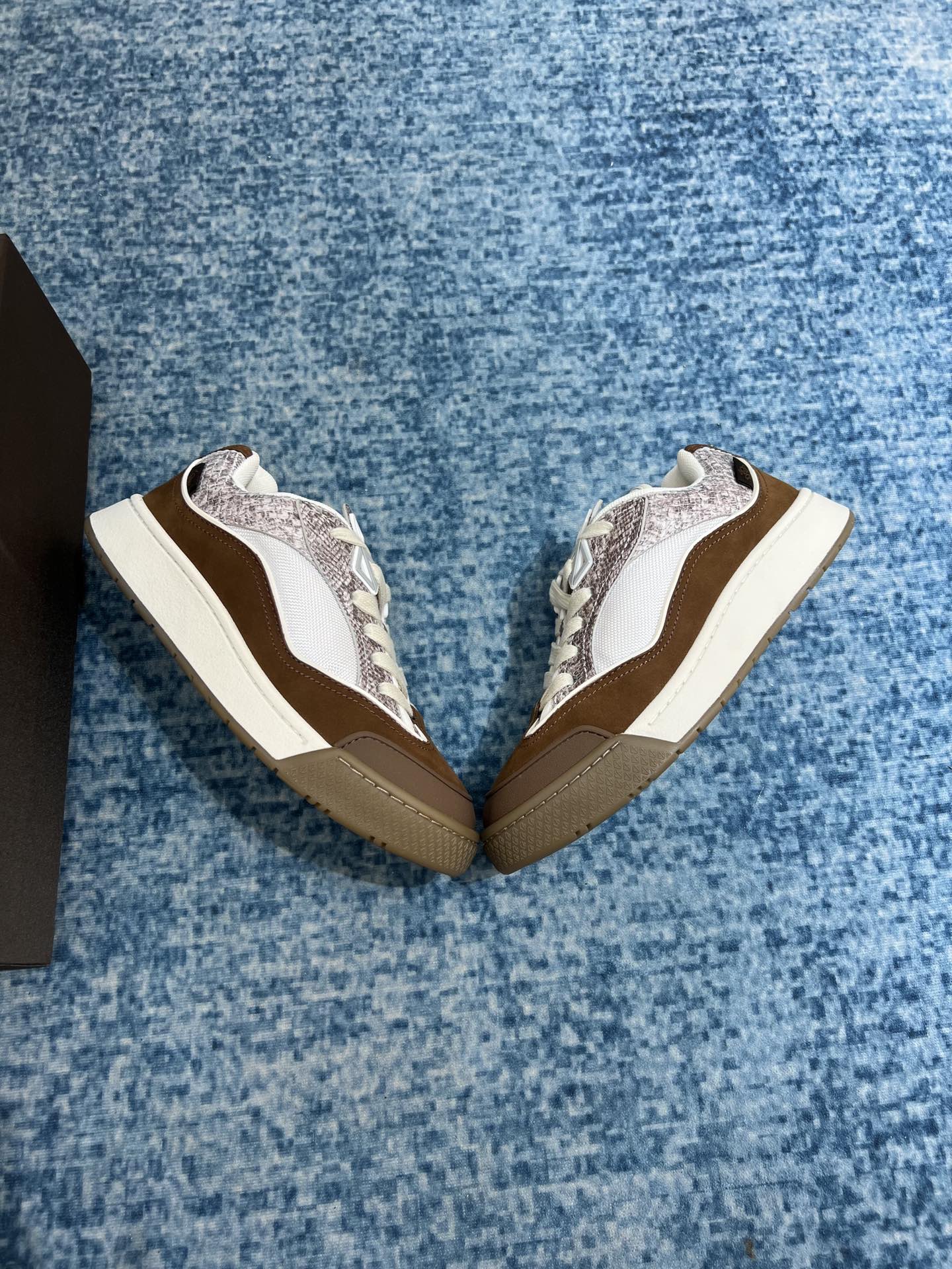 Christian Dior Women’s B713 Sneaker Brown And White For Women CD