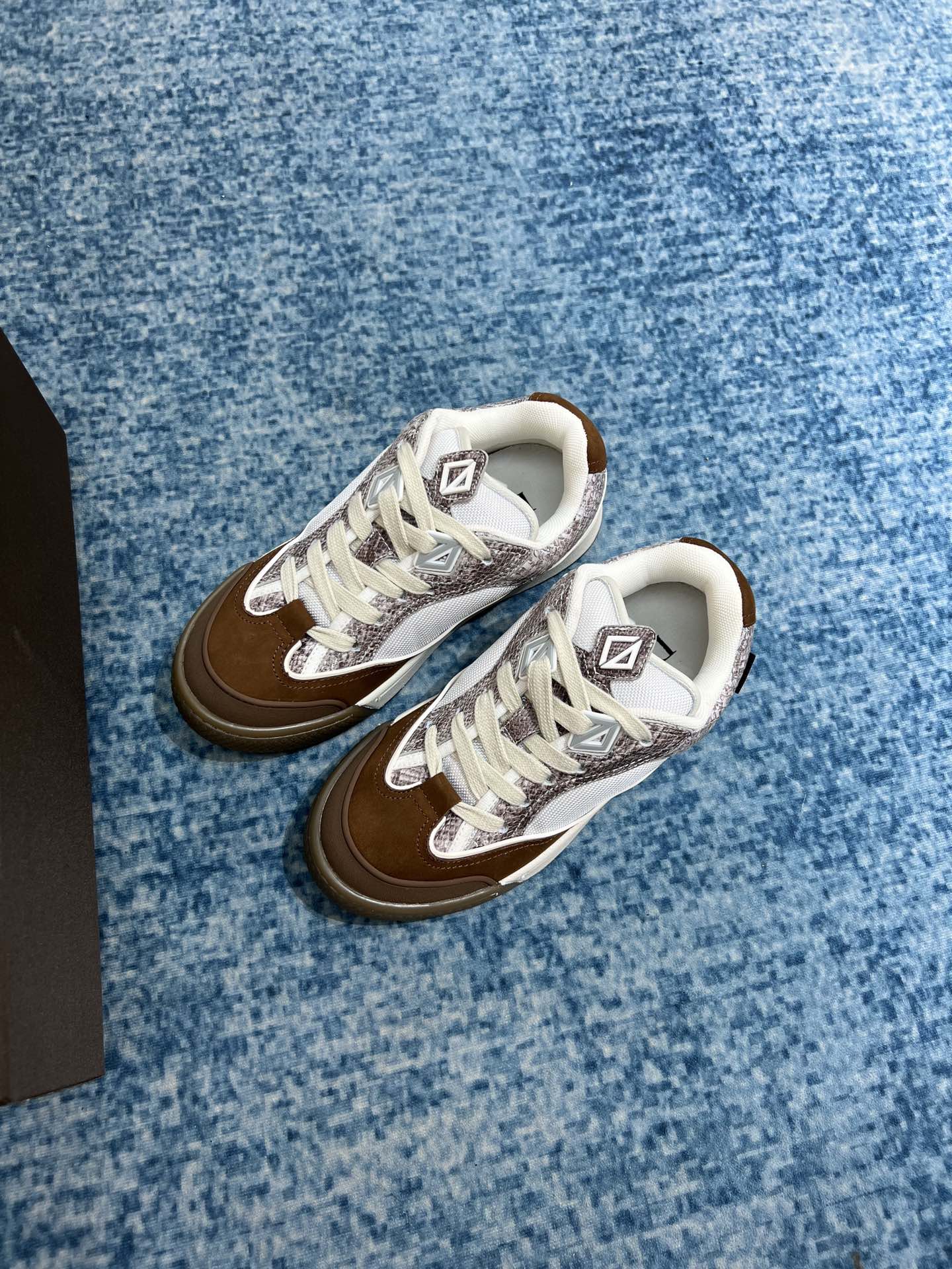 Christian Dior Women’s B713 Sneaker Brown And White For Women CD