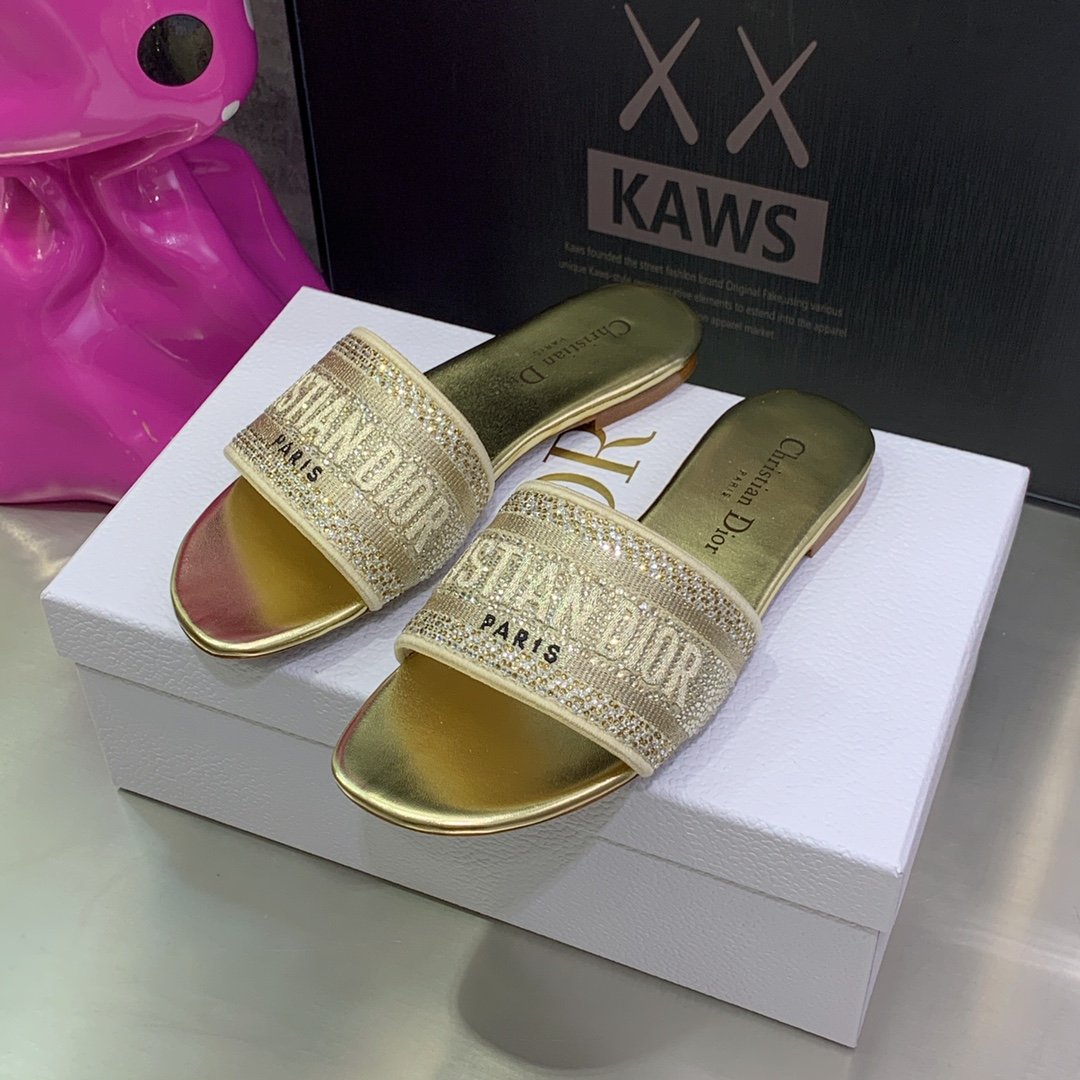 Christian Dior Women’s Dway Slide Gold For Women CD