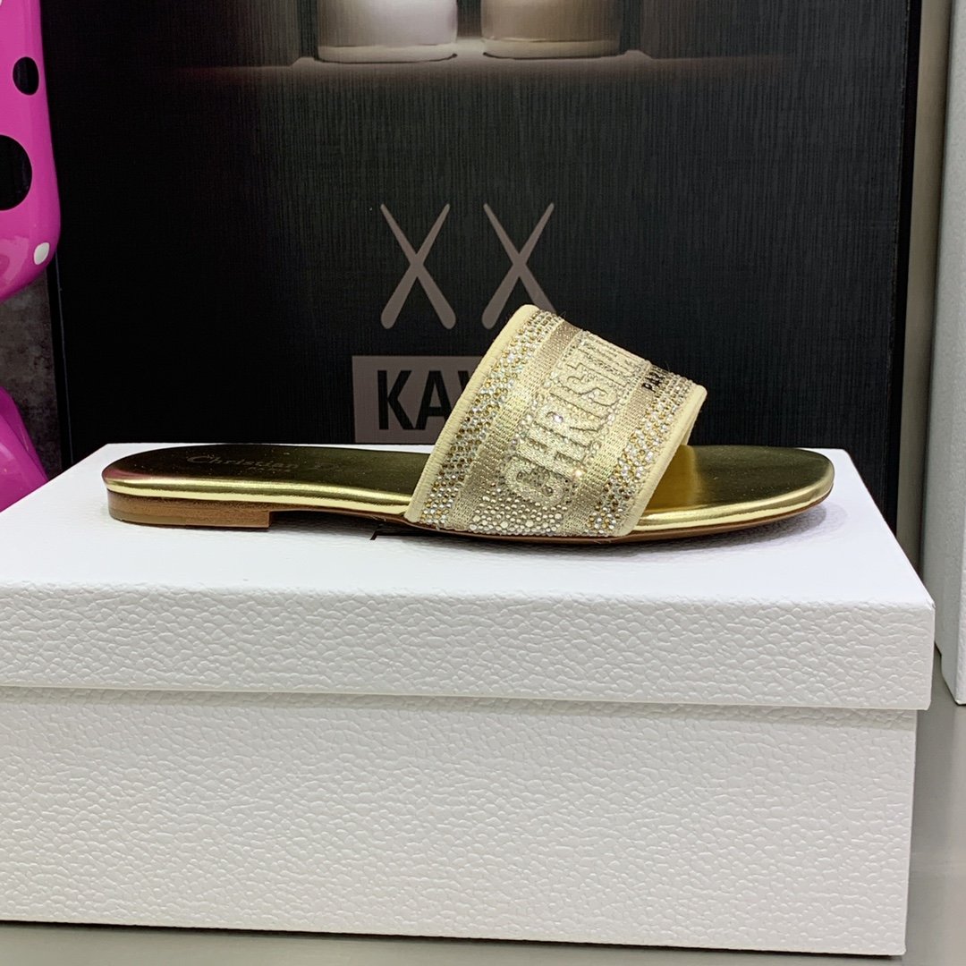 Christian Dior Women’s Dway Slide Gold For Women CD