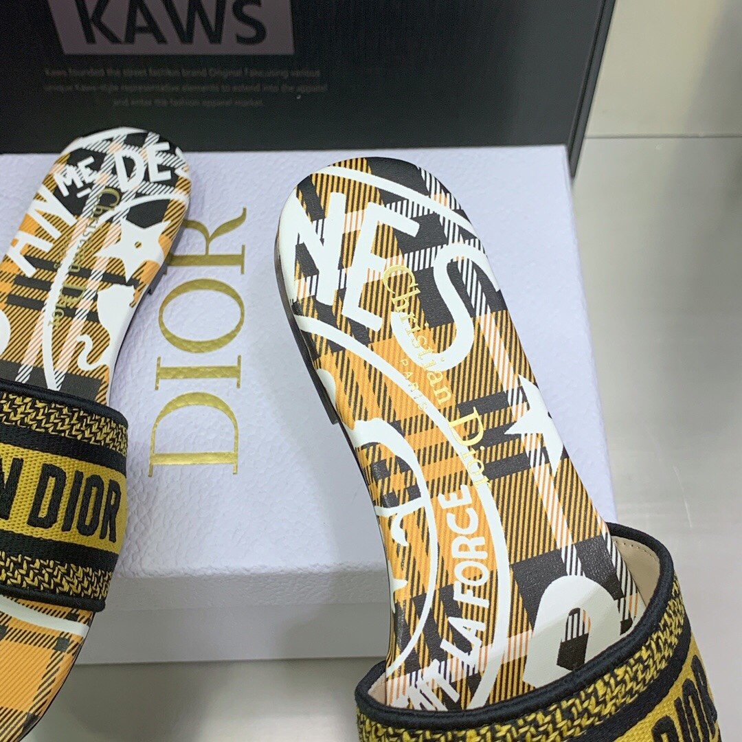 Christian Dior Women’s Dway Slide Yellow and Black For Women CD KCQ209CEE_S56X