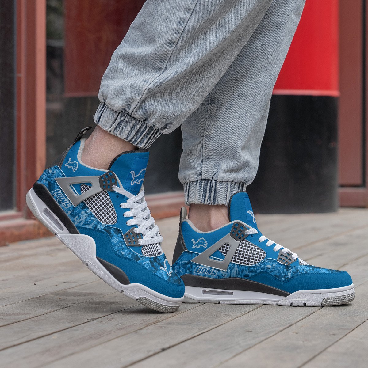 Detroit Lions Air Jordan 4 Sneaker